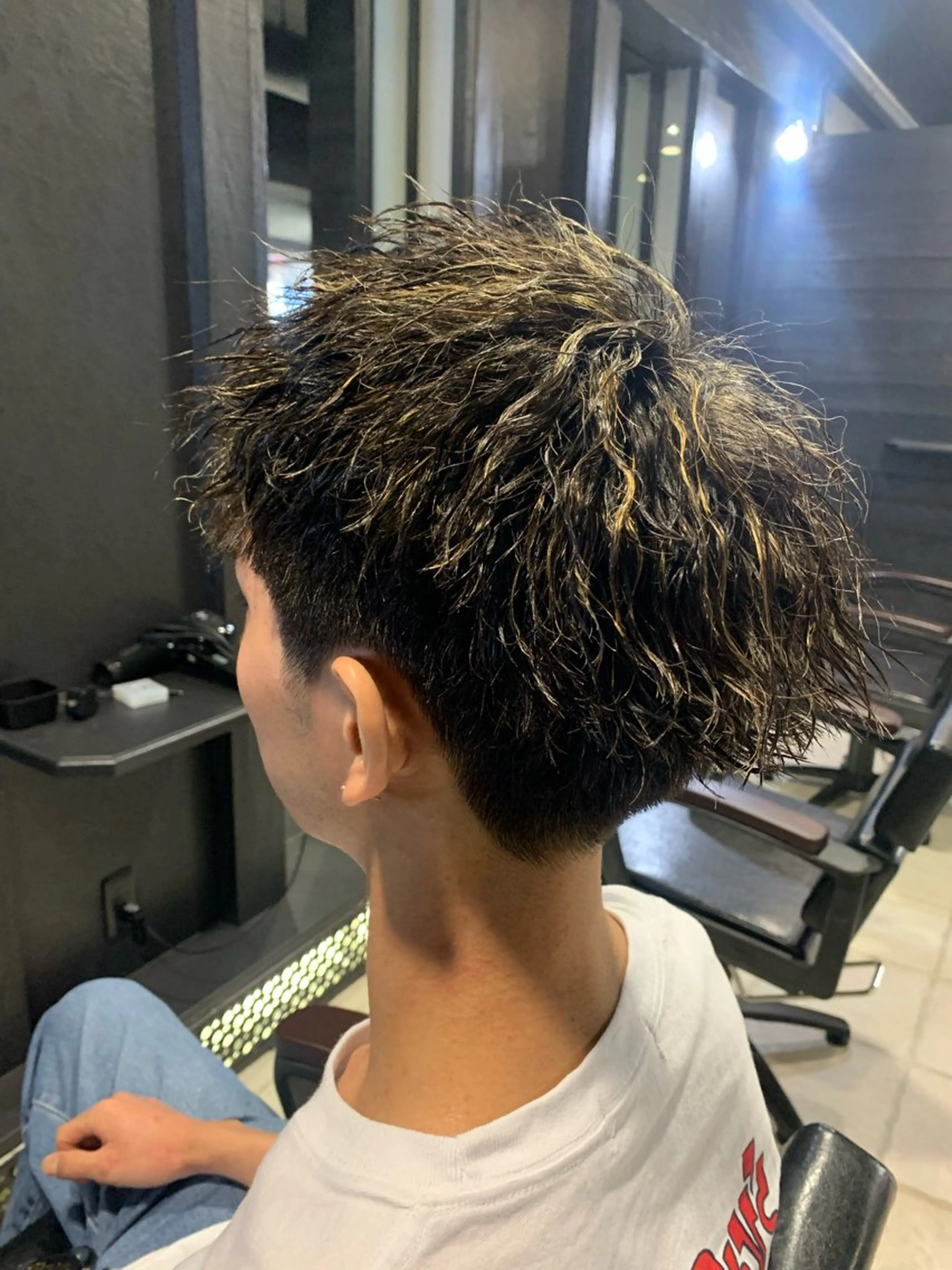 ショート メンズ メンズハイライト マッシュ ハイライト カット ヘアカラー パーマ ヘアセット メンズパーマ/難波/ 心斎橋　室園亮佑のヘアスタイル