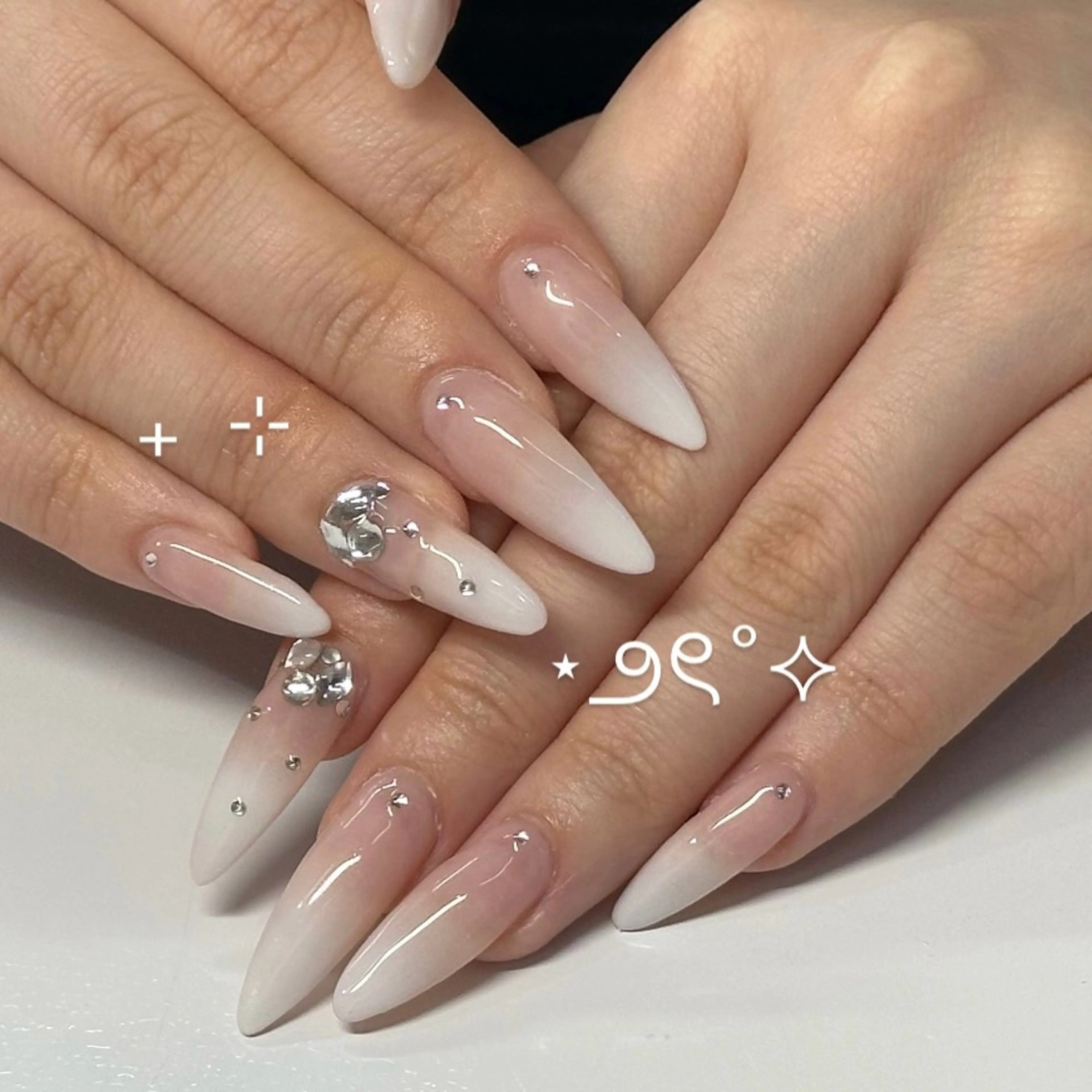 ネイル ロングネイル ハンドネイル WOLTOKYO yunaのネイルデザイン