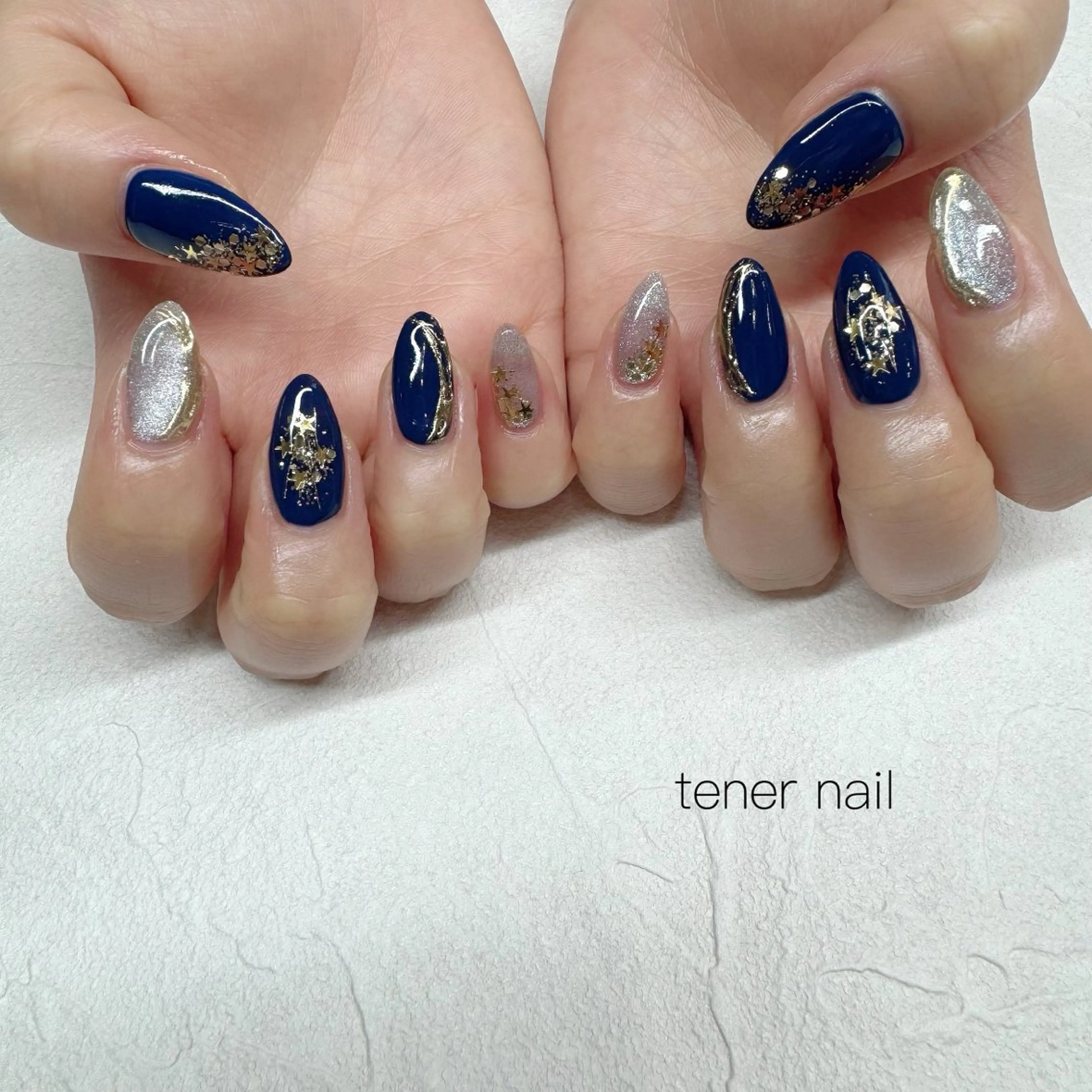 ネイル ネイビー ニュアンスネイル シルバー ハンドネイル tener  nail  テネルネイル所属・テネルネイル tener nailのネイルデザイン