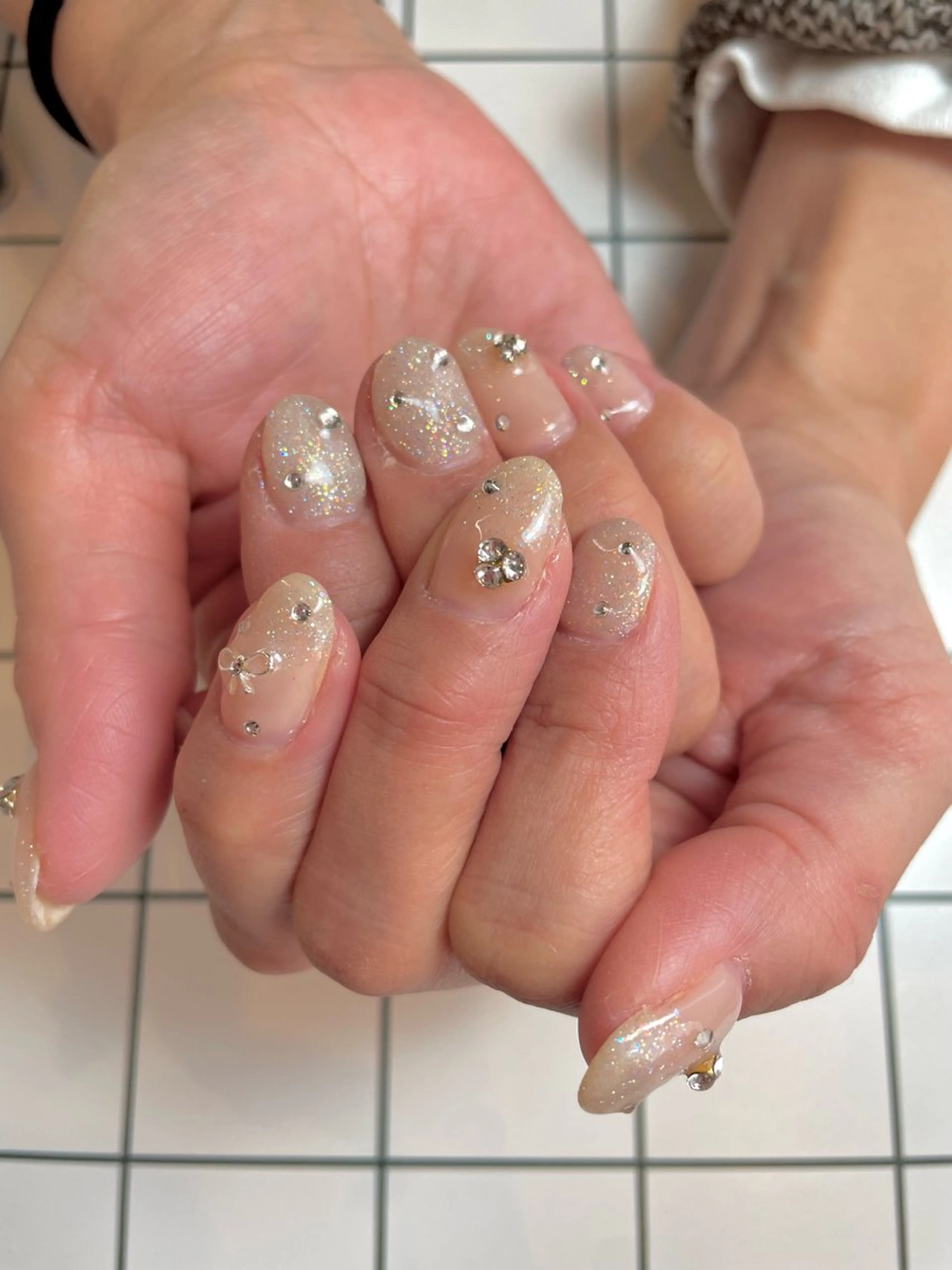 ネイル キラキラネイル リボン nail salon POPPYのネイルデザイン