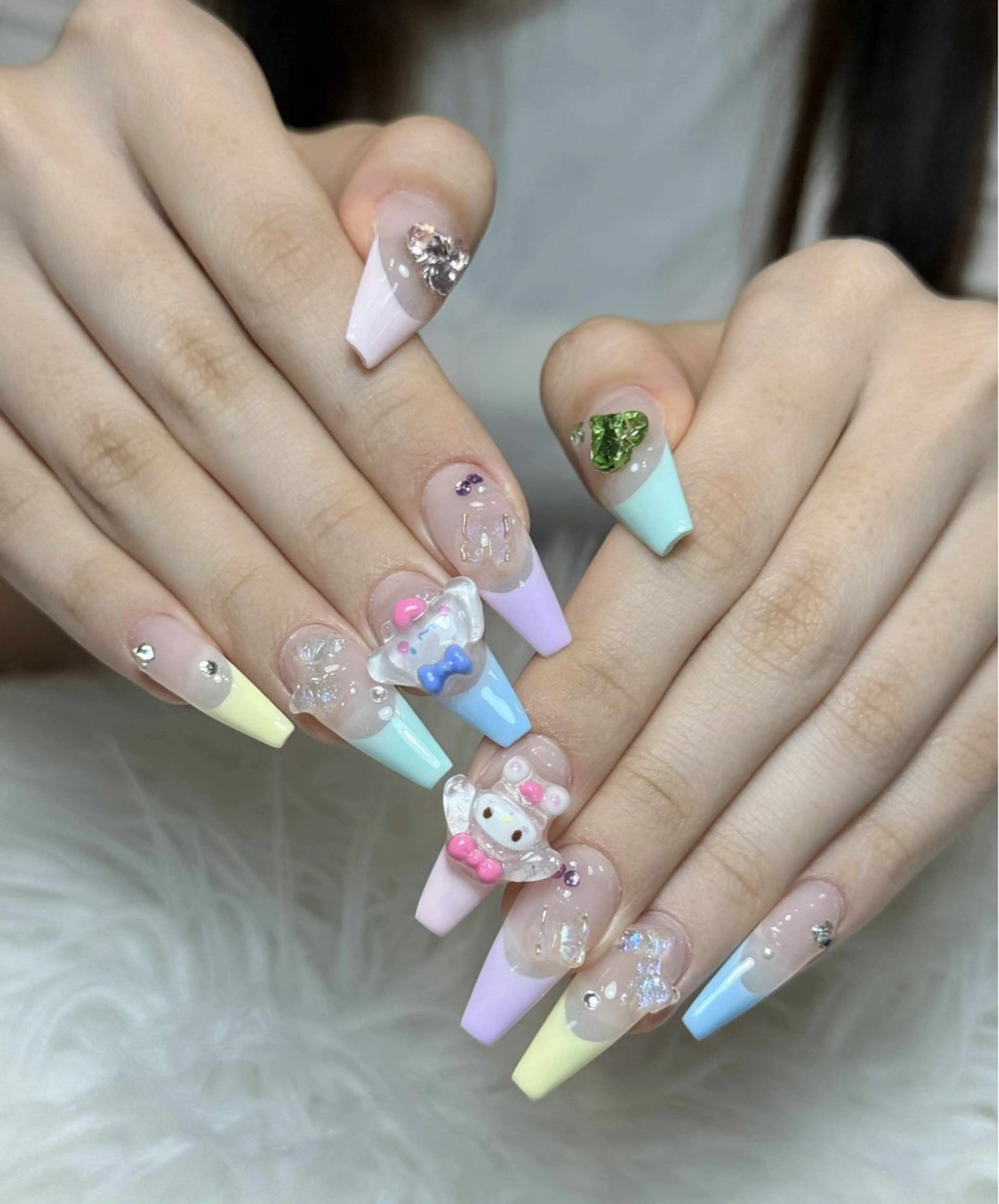 ネイル フレンチネイル ジェルネイル キラキラネイル 韓国ネイル マグネットネイル ハンドネイル Julli nail studio所属・Julli NailStudioのネイルデザイン