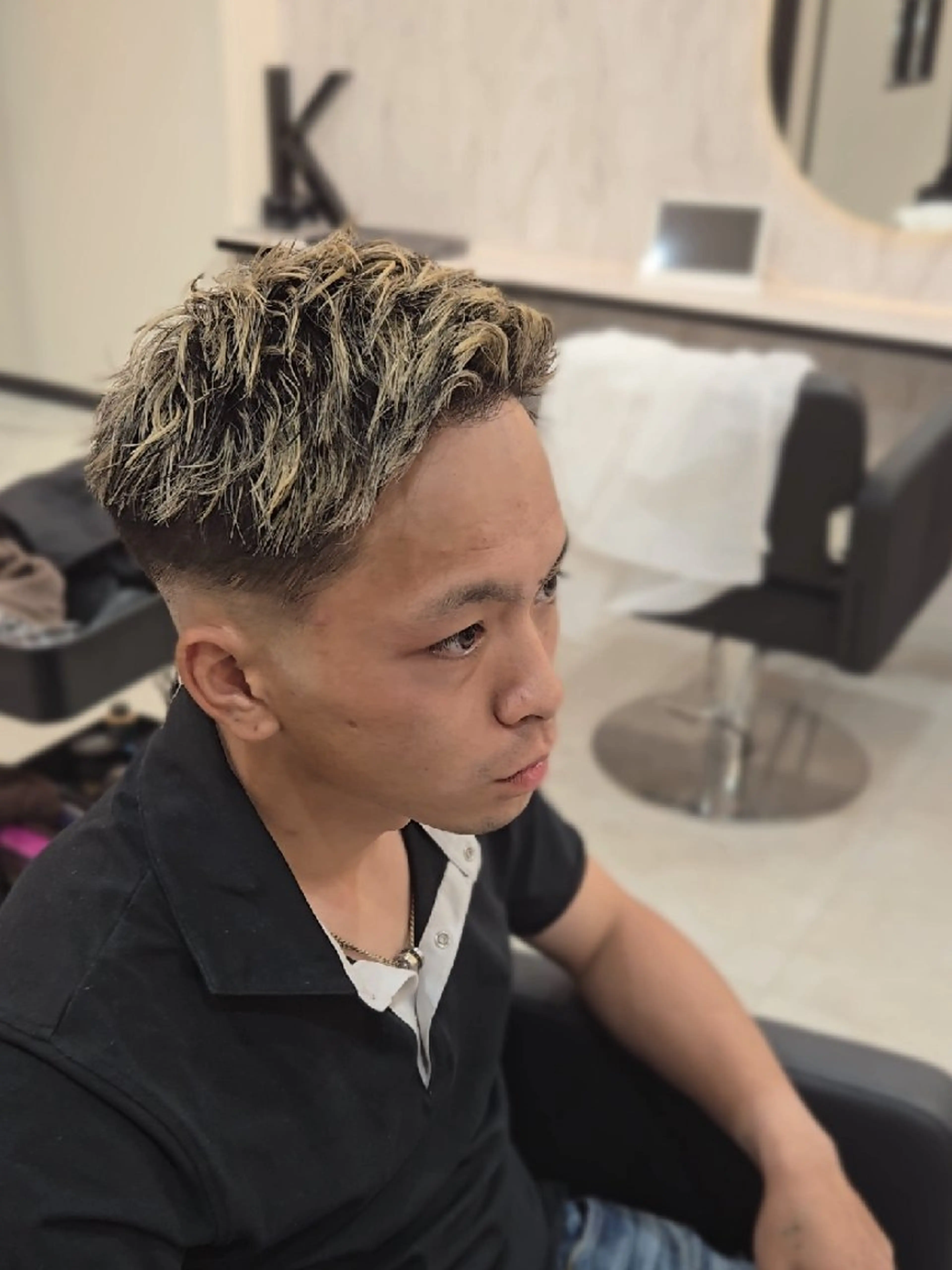 メンズ ショート カラー メンズメッシュ 抜きっぱなしブロンド メッシュ ショートヘア カット ヘアカラー ヘアセット Lapis 名古屋駅前店所属・LEN名古屋/パーマ メンズ特化美容師のヘアスタイル