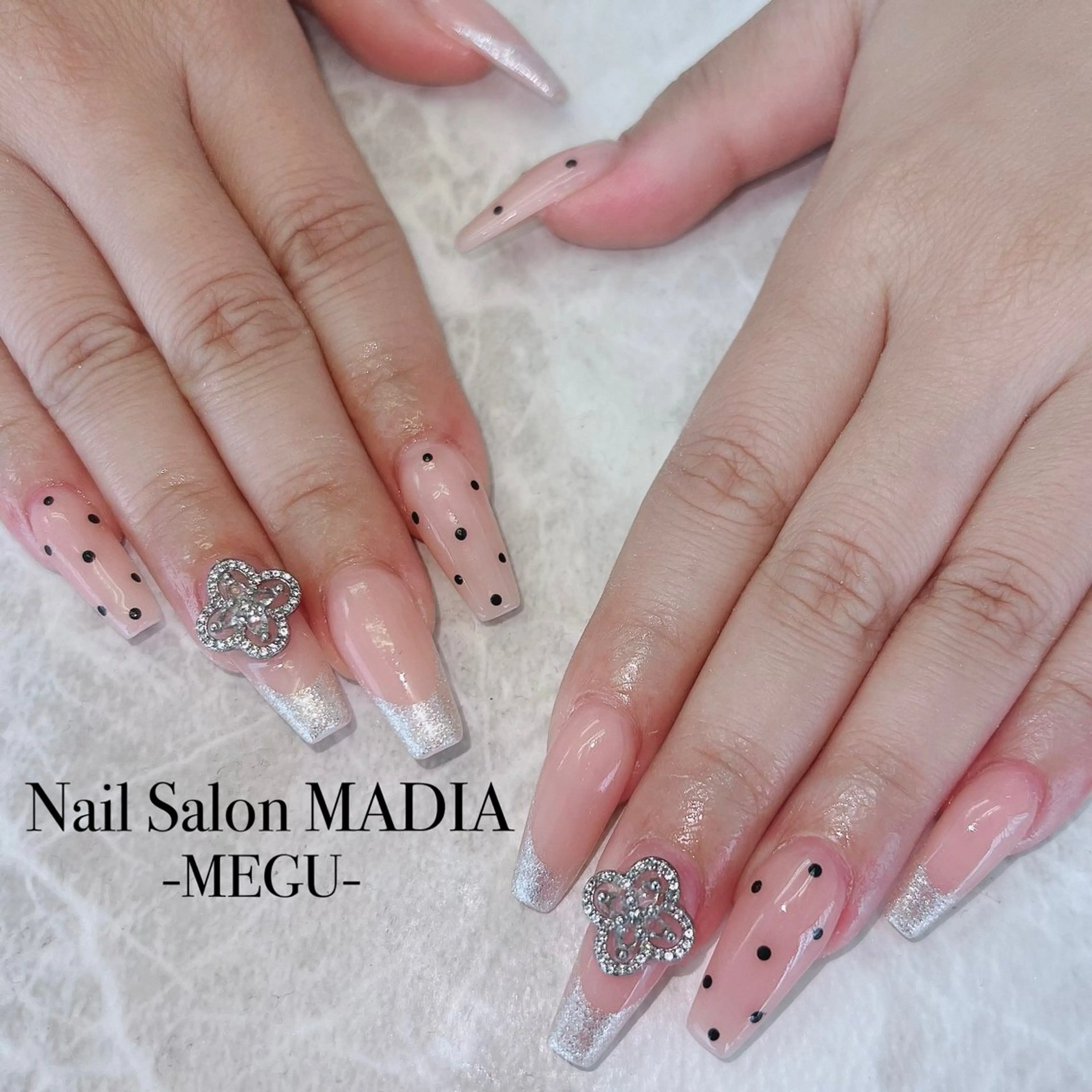 ネイル MADIA藤沢所属・MADIA MEGUのネイルデザイン