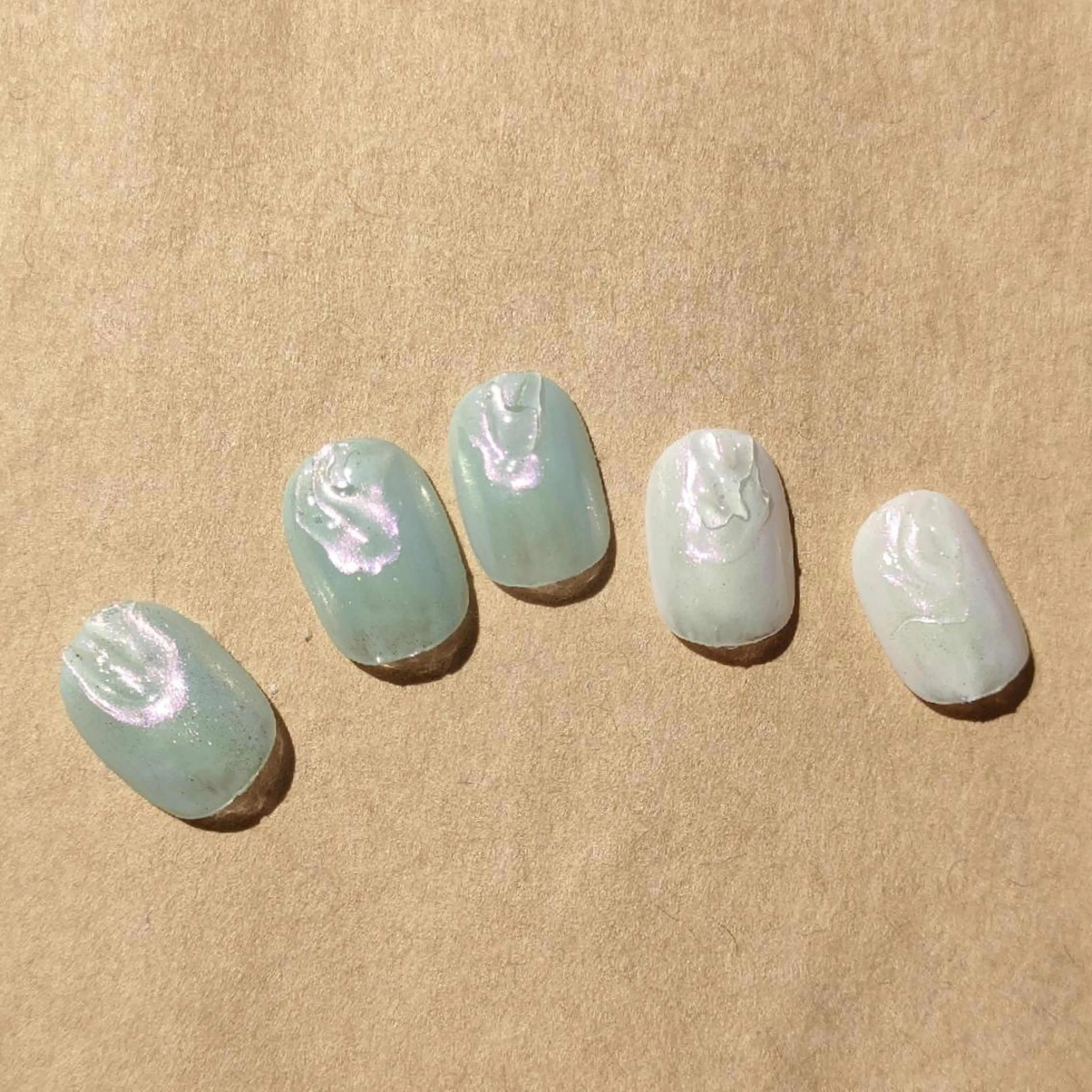 ネイル オーロラネイル ぷっくりネイル oir. nailsalonのネイルデザイン