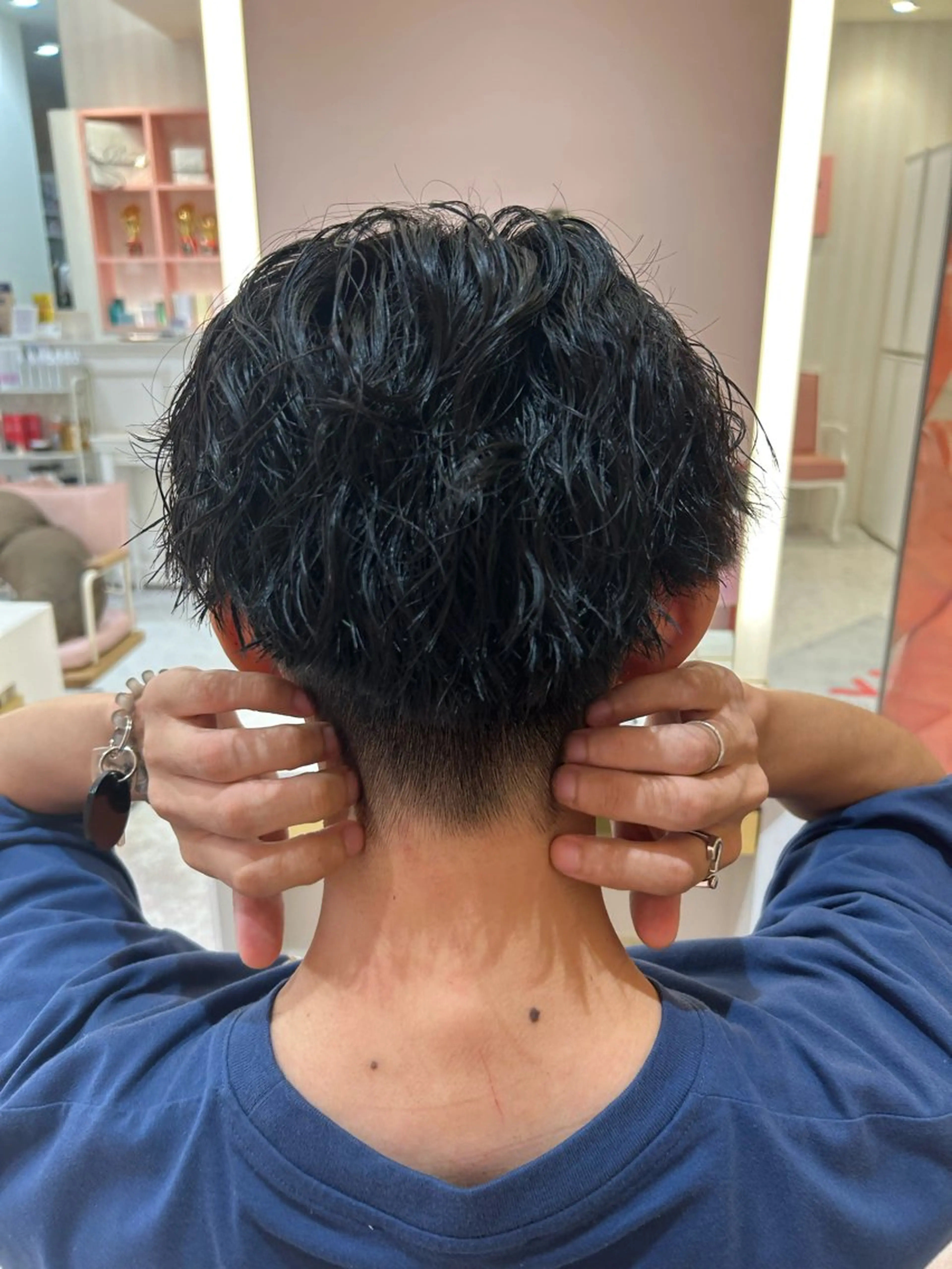 パーマ メンズ Via 京都烏丸所属・ハイトーン/髪質改善 /レイヤー/りなのヘアスタイル