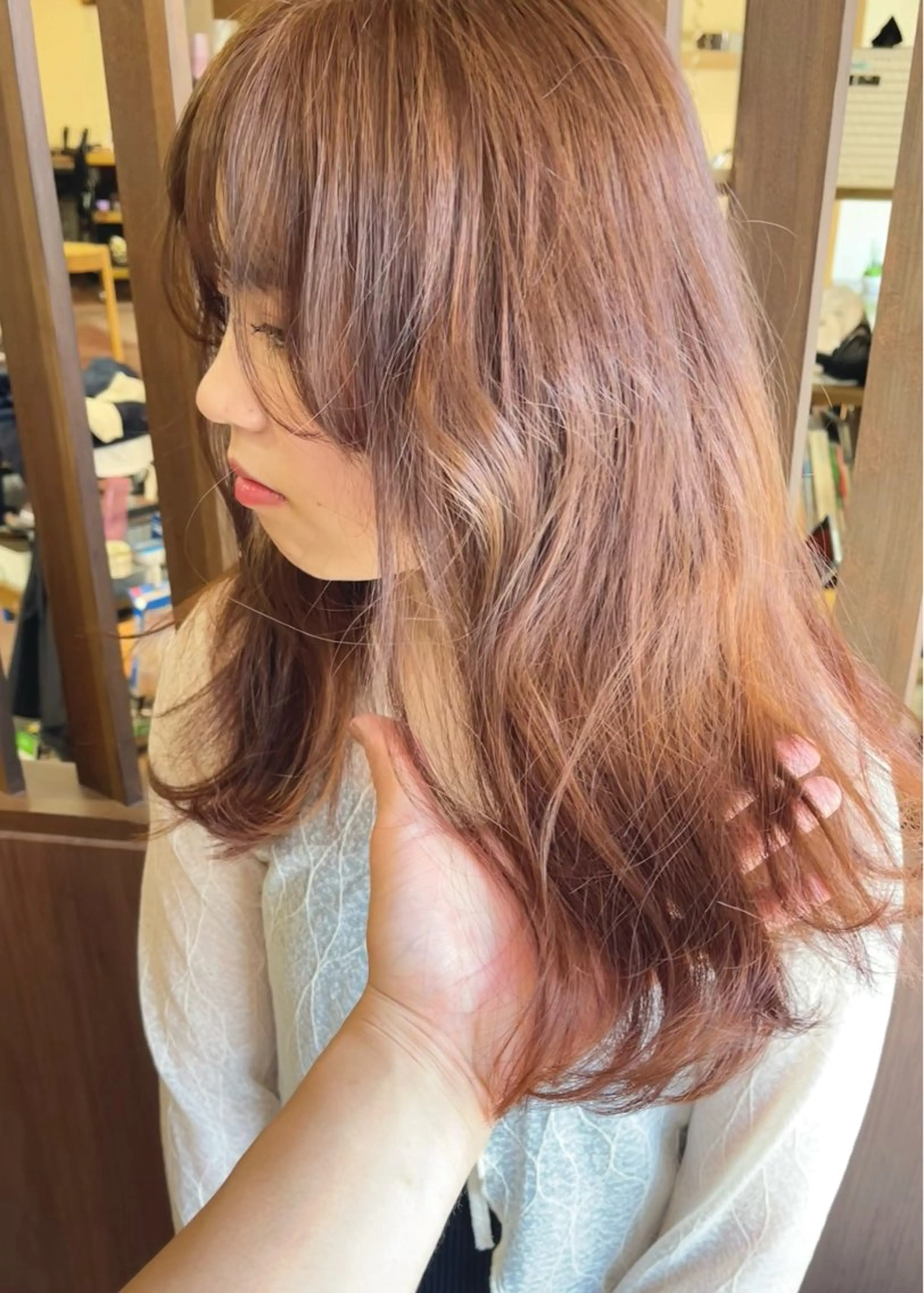 ミディアム カラー ブリーチ ダブルカラー ブリーチなしカラー ヘアカラー トリートメント 髪質改善ｶﾗｰ ｹｱﾌﾞﾘｰﾁ/ﾀﾑのヘアスタイル