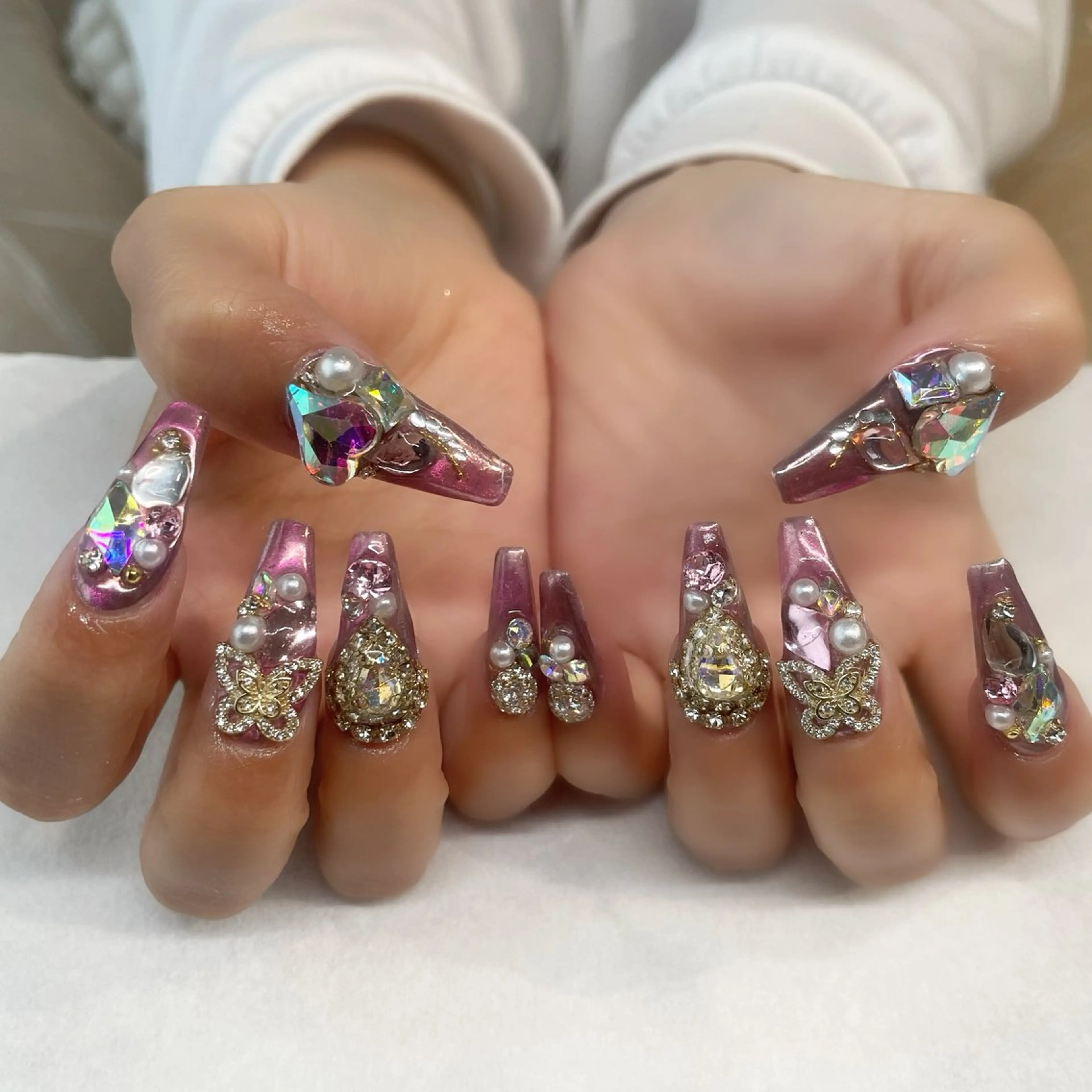 ネイル ハンドネイル 🌈🐰 saki. m 🐰🌈のネイルデザイン