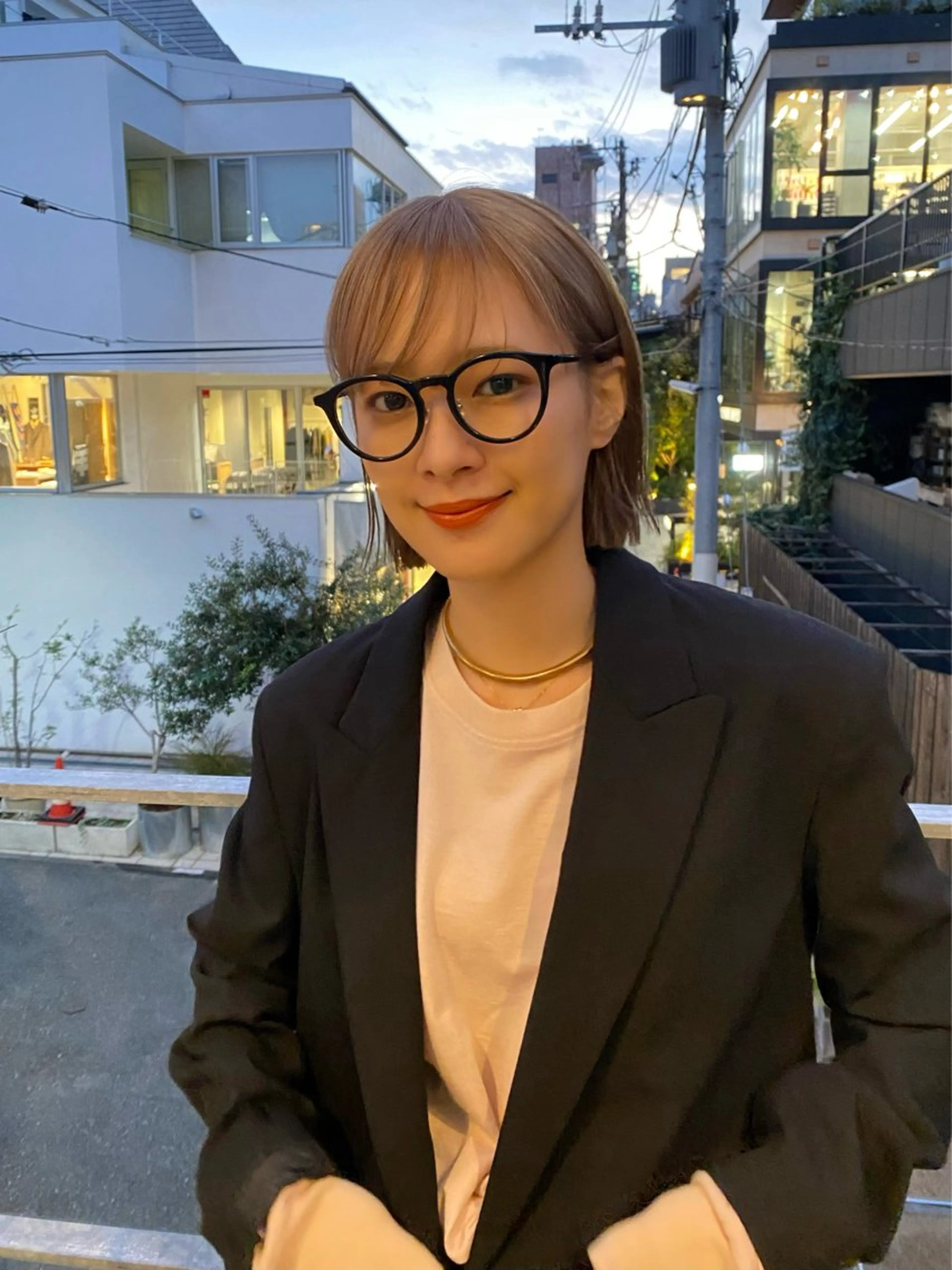 ショート カラー ハイトーンカラー ボブ カット ヘアカラー トリートメント 似合わせカット レイヤーボブウルフのヘアスタイル