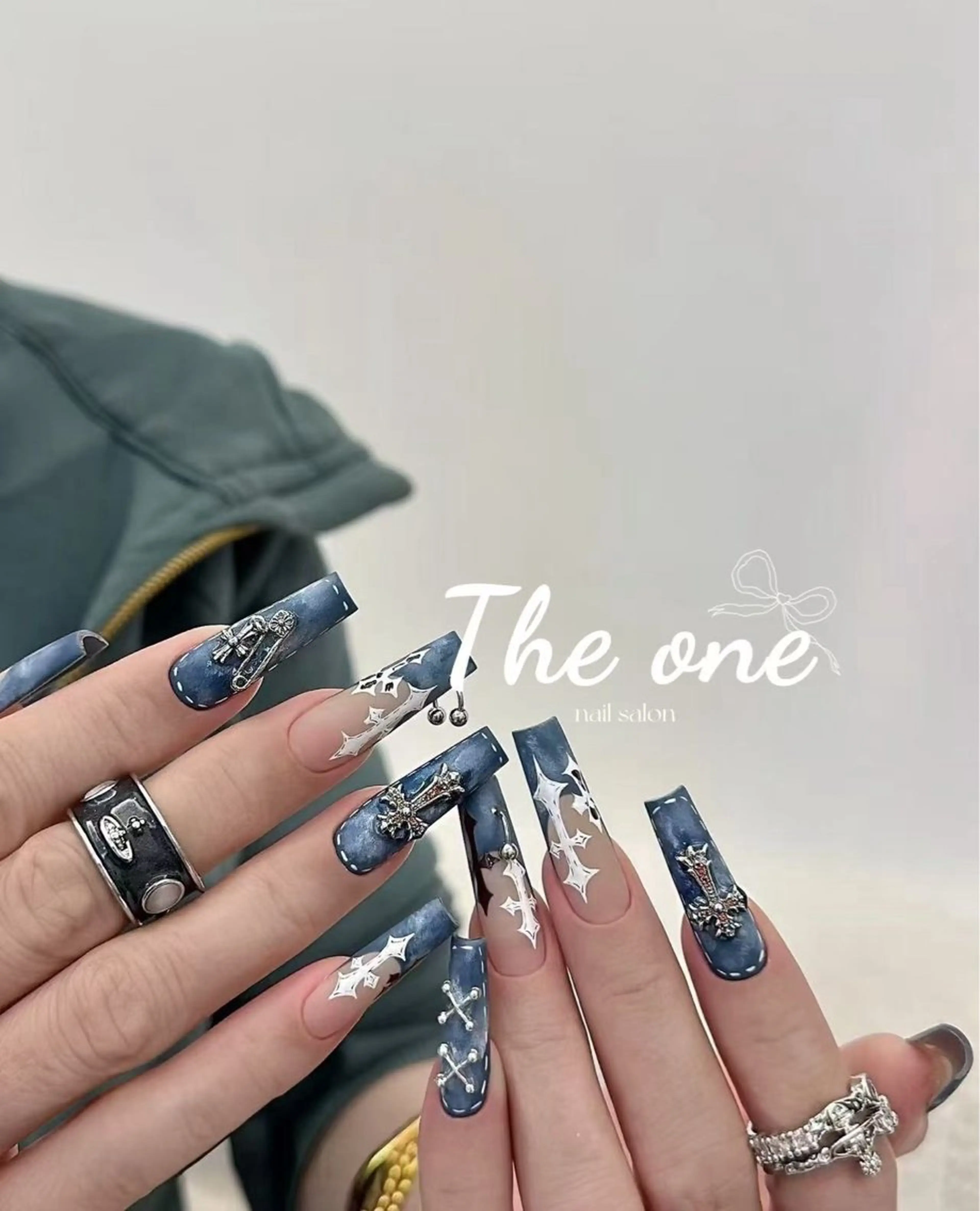 ネイル The oneアオイ アオイのネイルデザイン