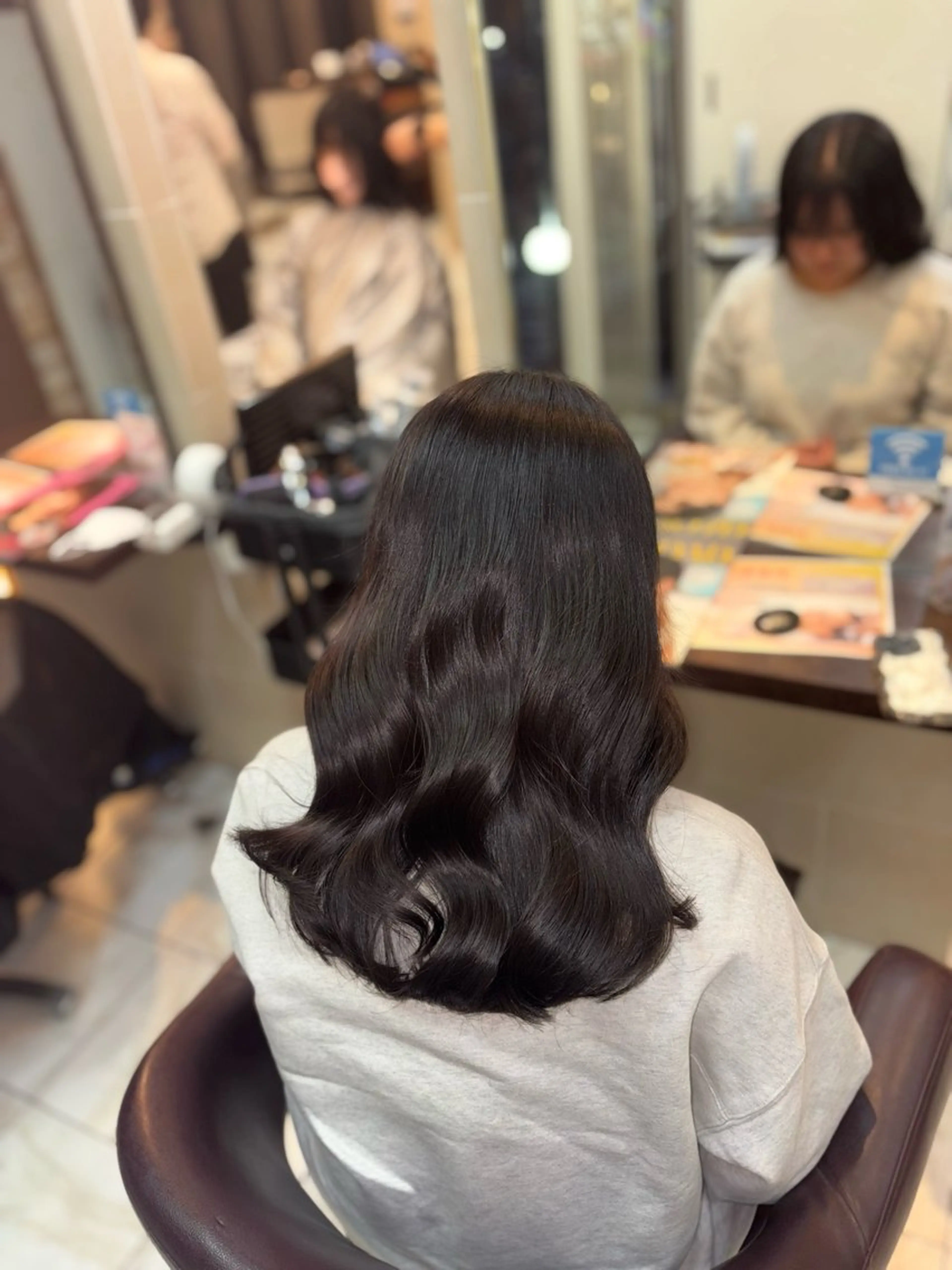 ロング カラー ヘアカラー トリートメント 🎀透明感カラー 🐈ナズナのヘアスタイル