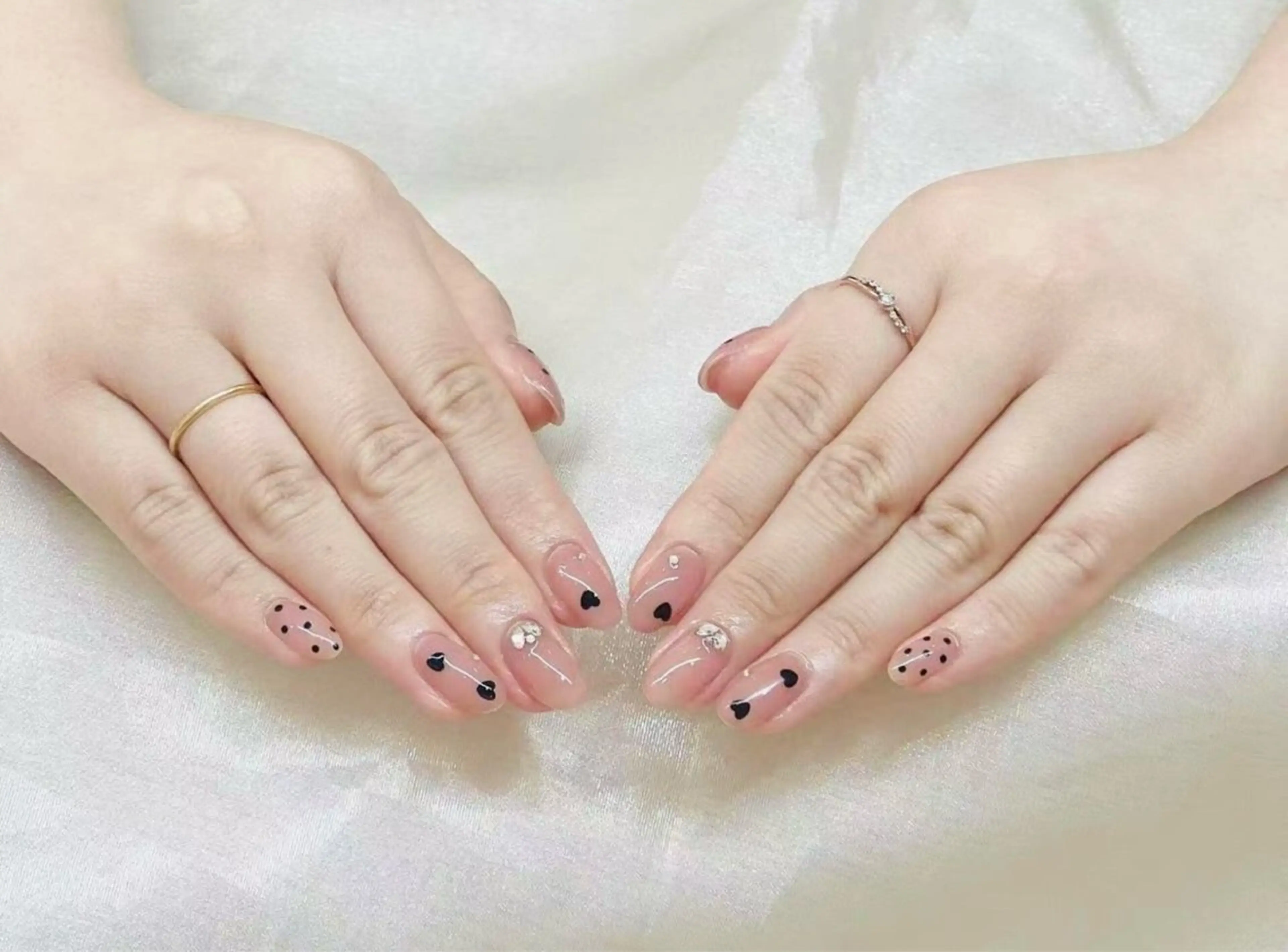 ネイル ハンドネイル CHERIR Emiのネイルデザイン