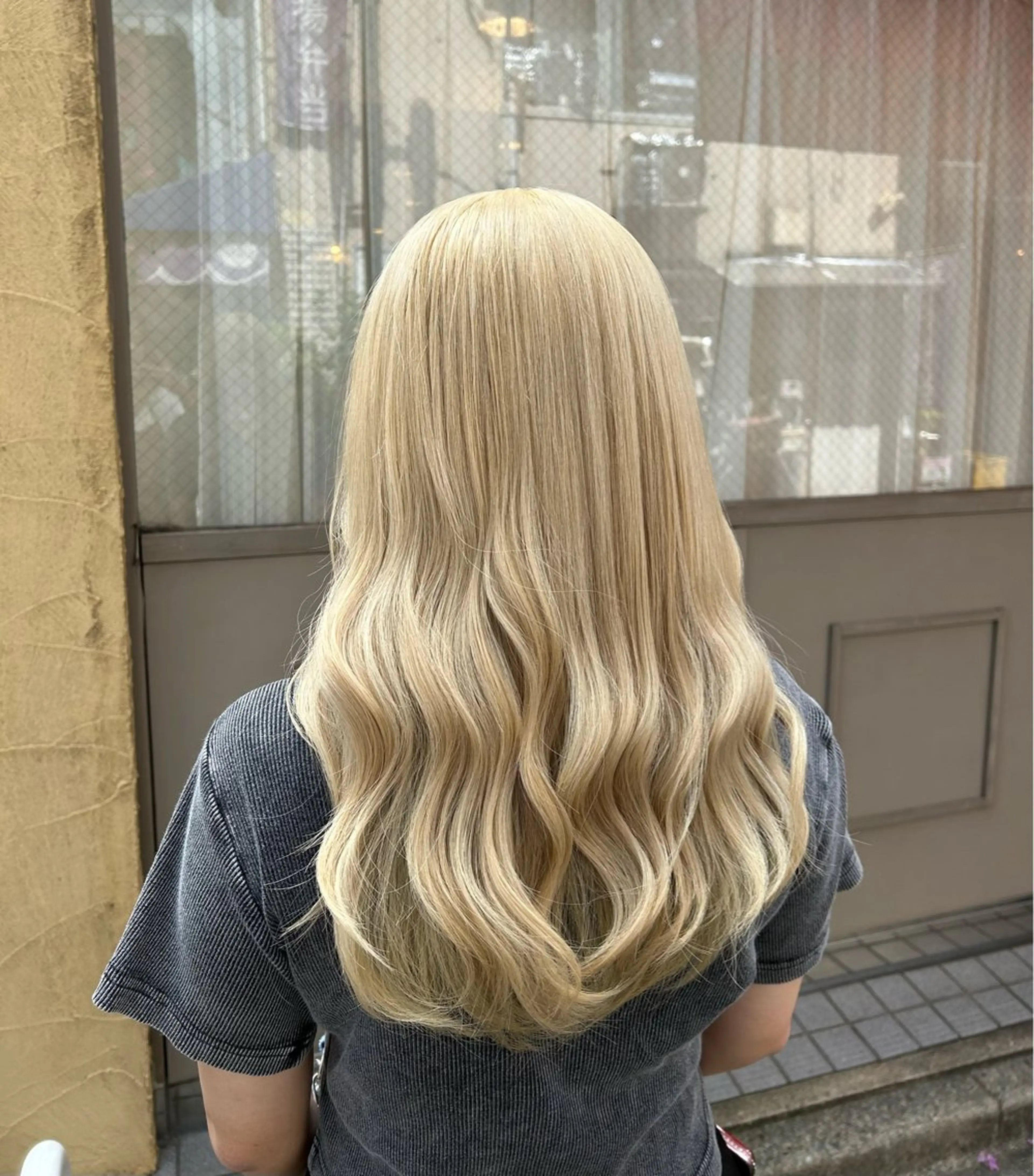 ロング カラー ヘアカラー 七彩 ななせのヘアスタイル