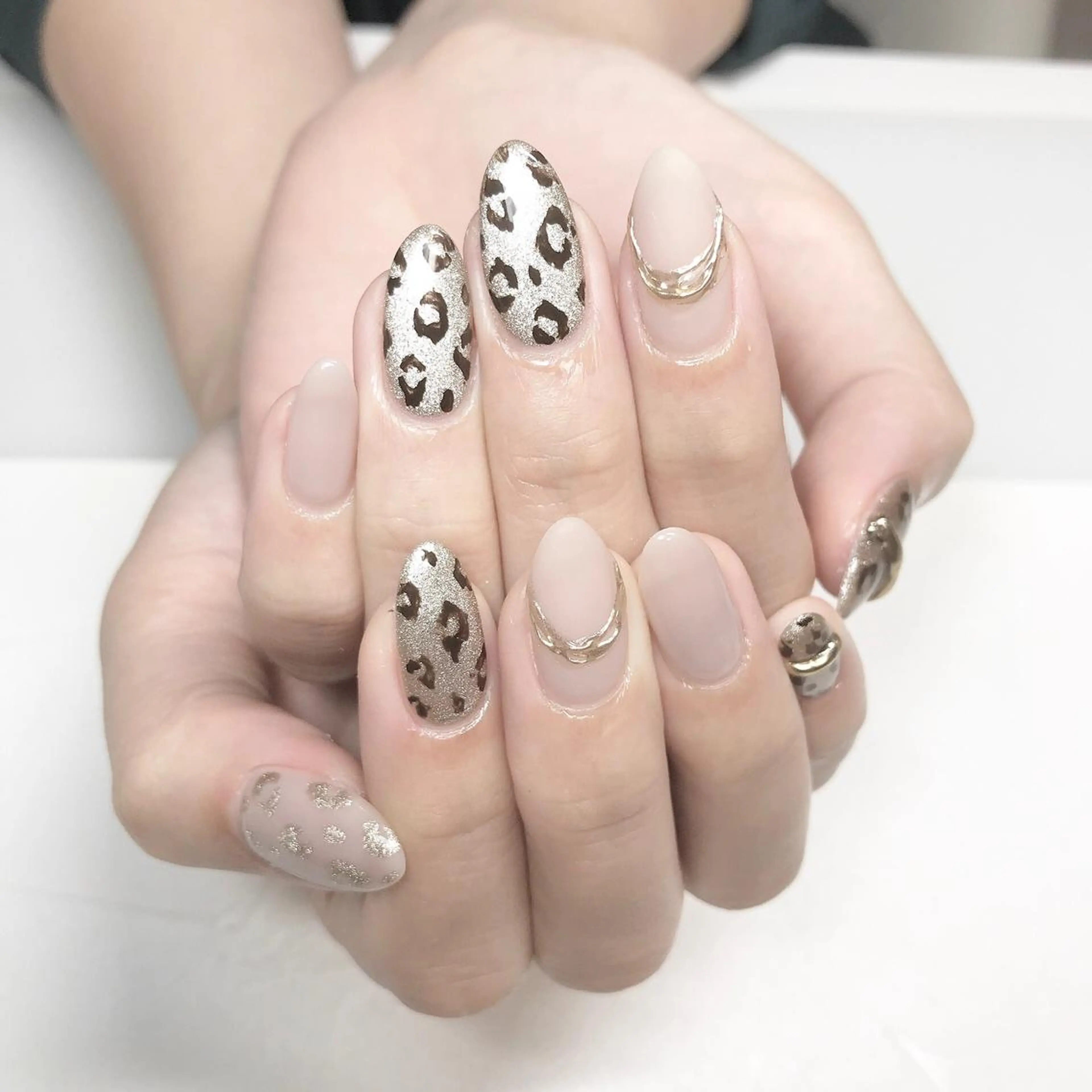 ネイル マグネットネイル ニュアンスネイル ハンドネイル Room nailのネイルデザイン