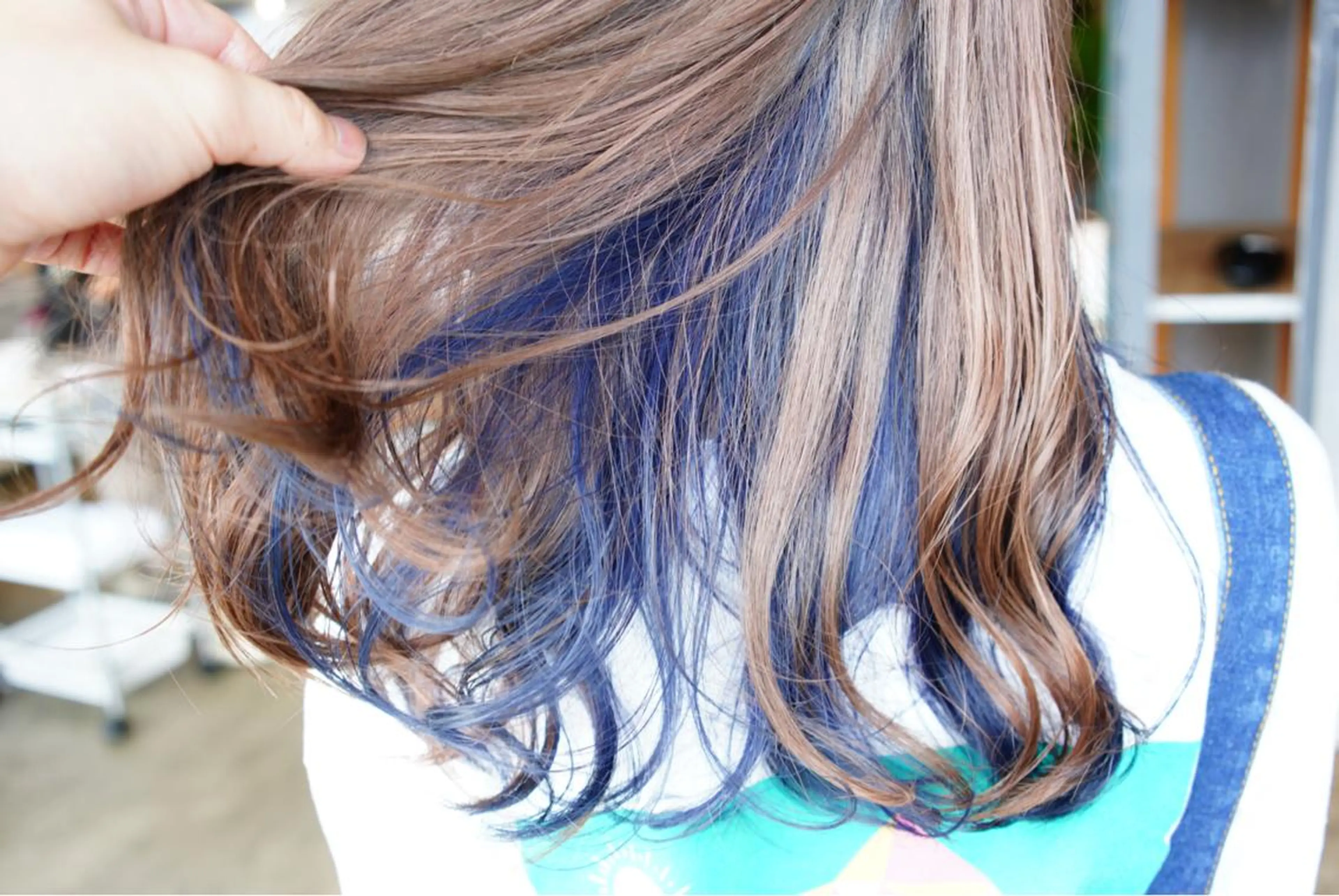 ロング カラー ブルーカラー インナーカラー ヘアカラー トリートメント ハイトーン/レイヤー /ケアブリーチ石川治のヘアスタイル