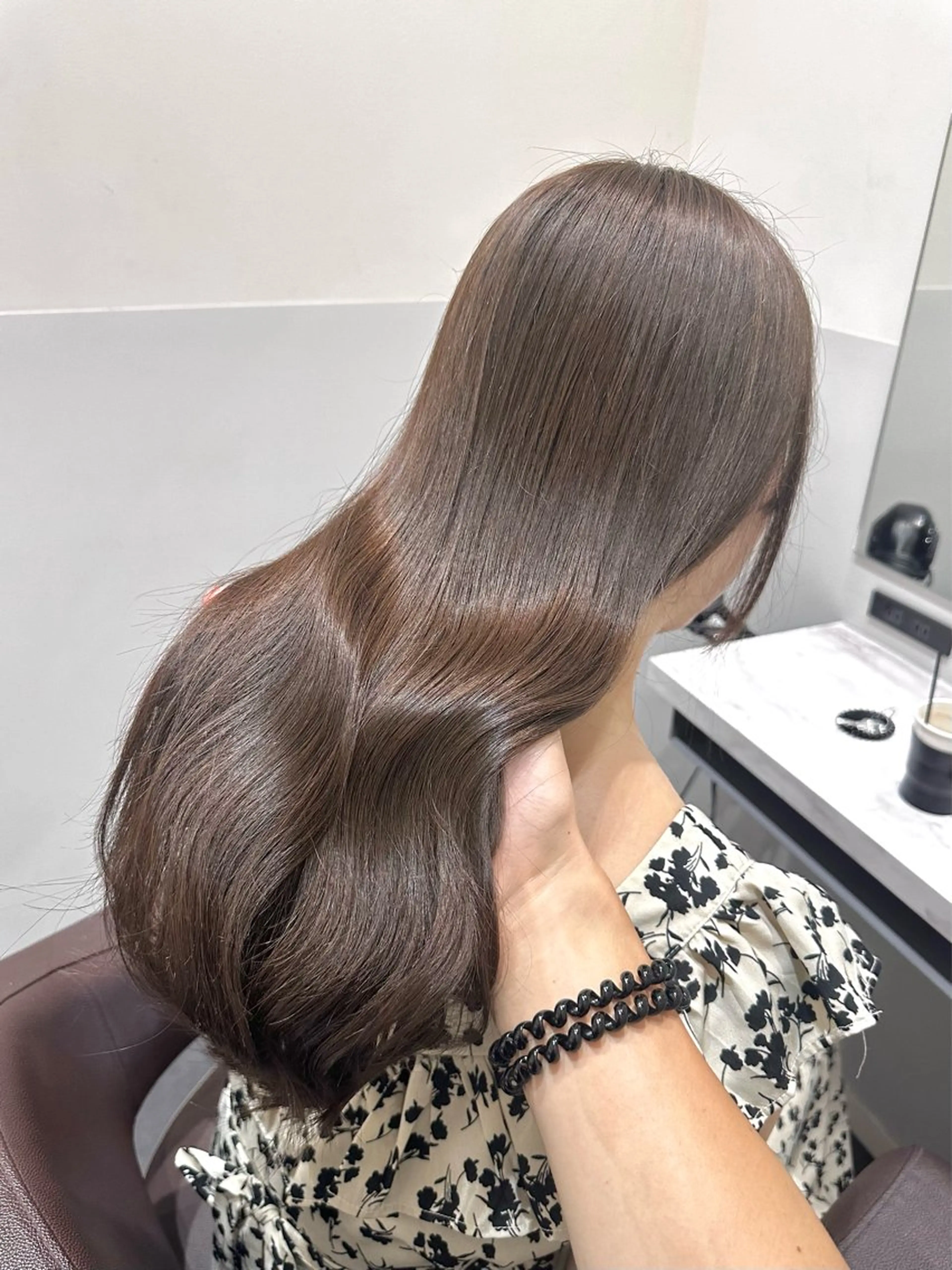 ロング カラー ベージュカラー ブリーチ ブリーチなしカラー ヘアカラー トリートメント LUMO所属・矢野 晃平のヘアスタイル
