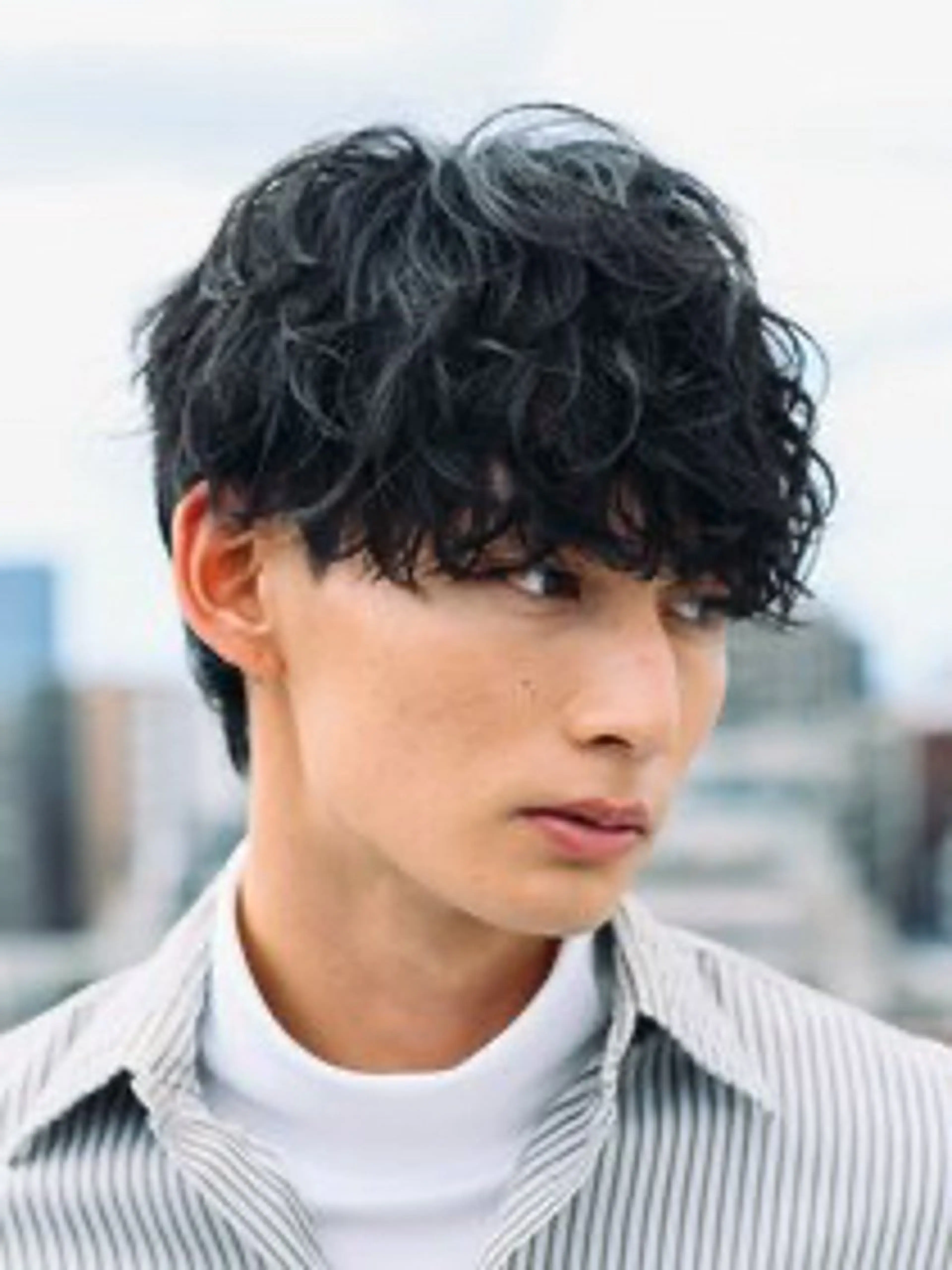 ミディアム パーマ メンズ ミディアムパーマ メンズパーマ カット パーマ fifth 渡部竜馬のヘアスタイル