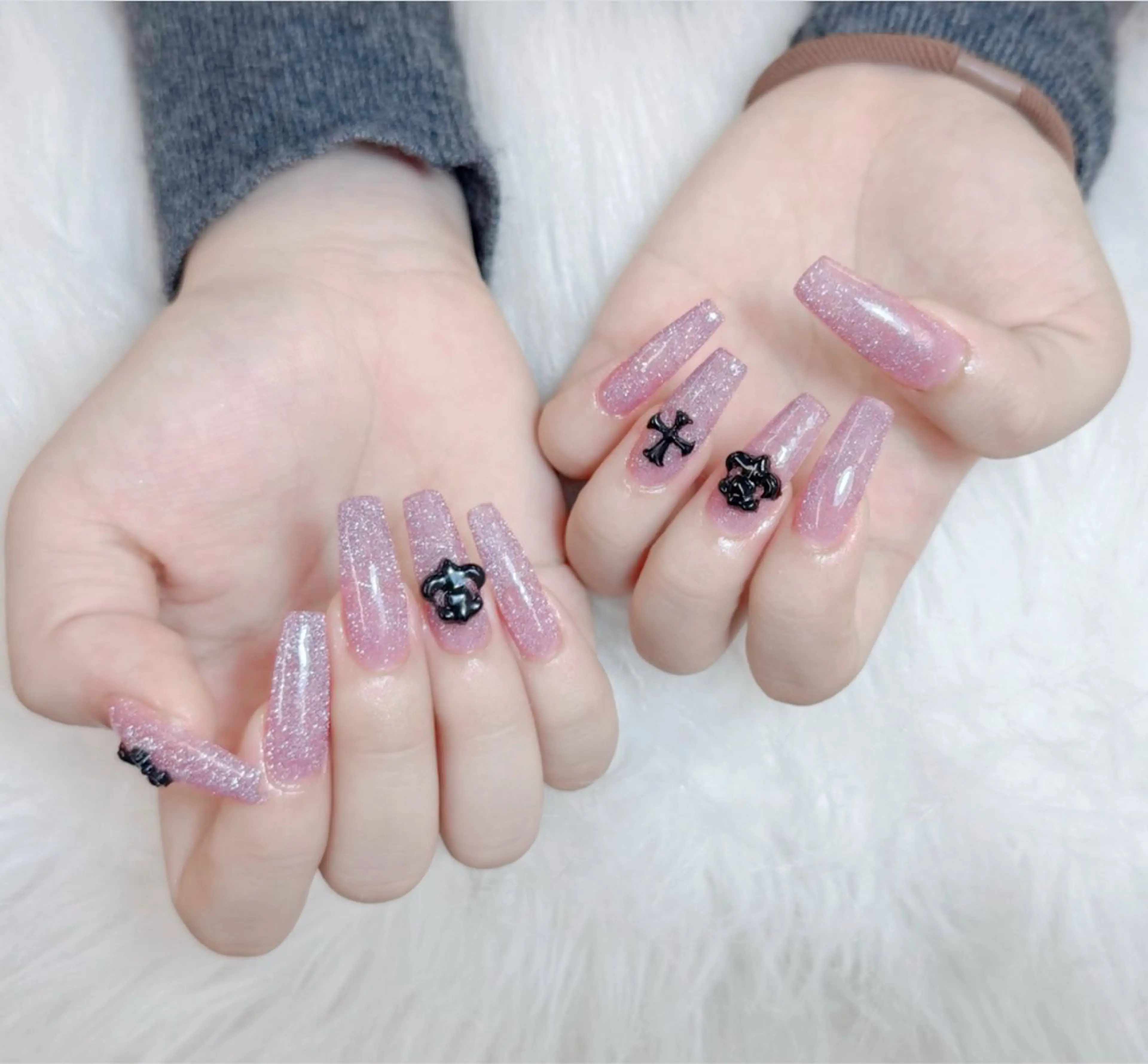 ネイル 成人式 ロングネイル マグネットネイル 大理石ネイル(マーブル) リボン ハンドネイル Amee Nailsalon所属・Amee Nailsalonのネイルデザイン