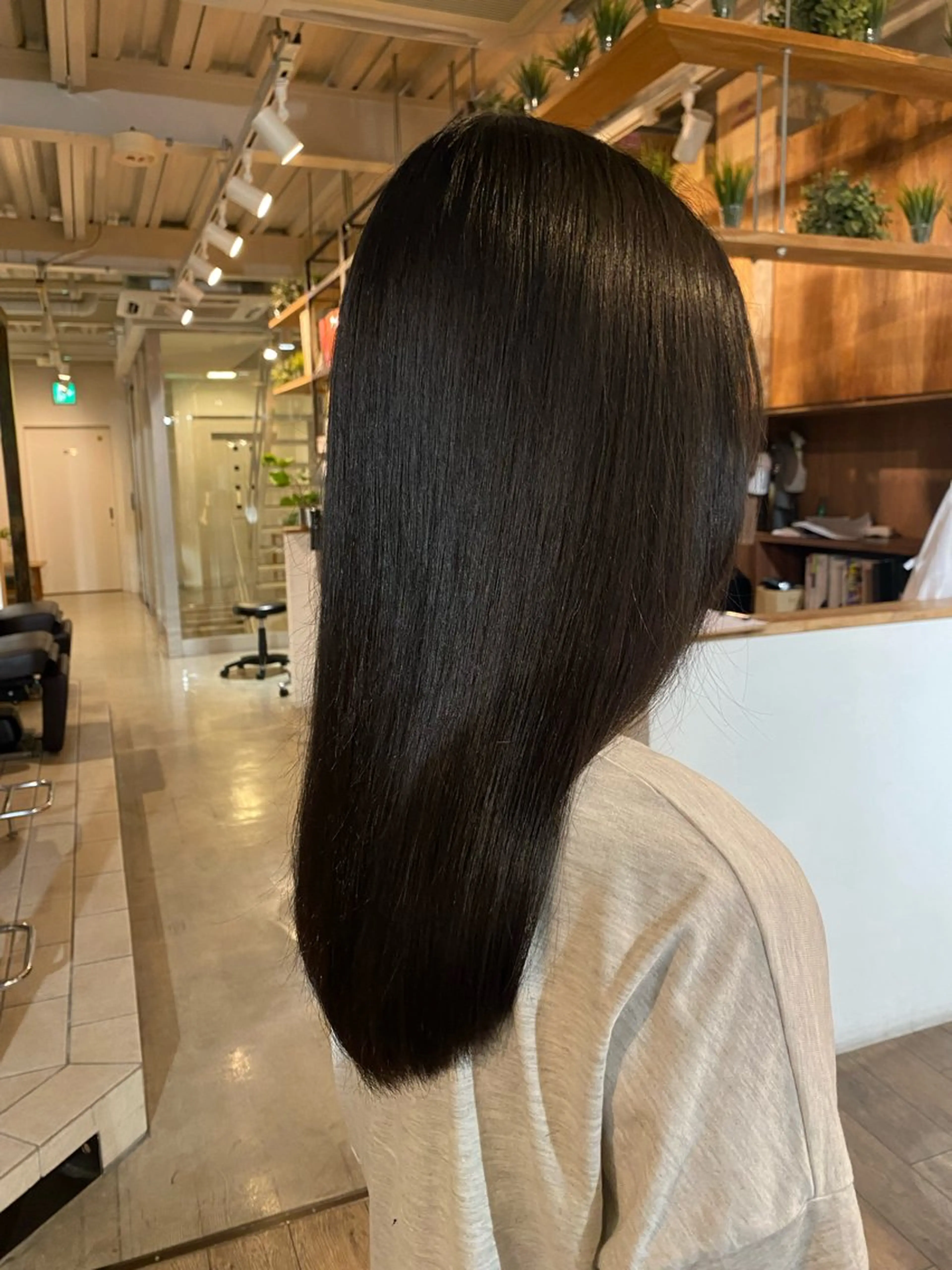 セミロング faith hair apros.所属・白上 愛佳のヘアスタイル