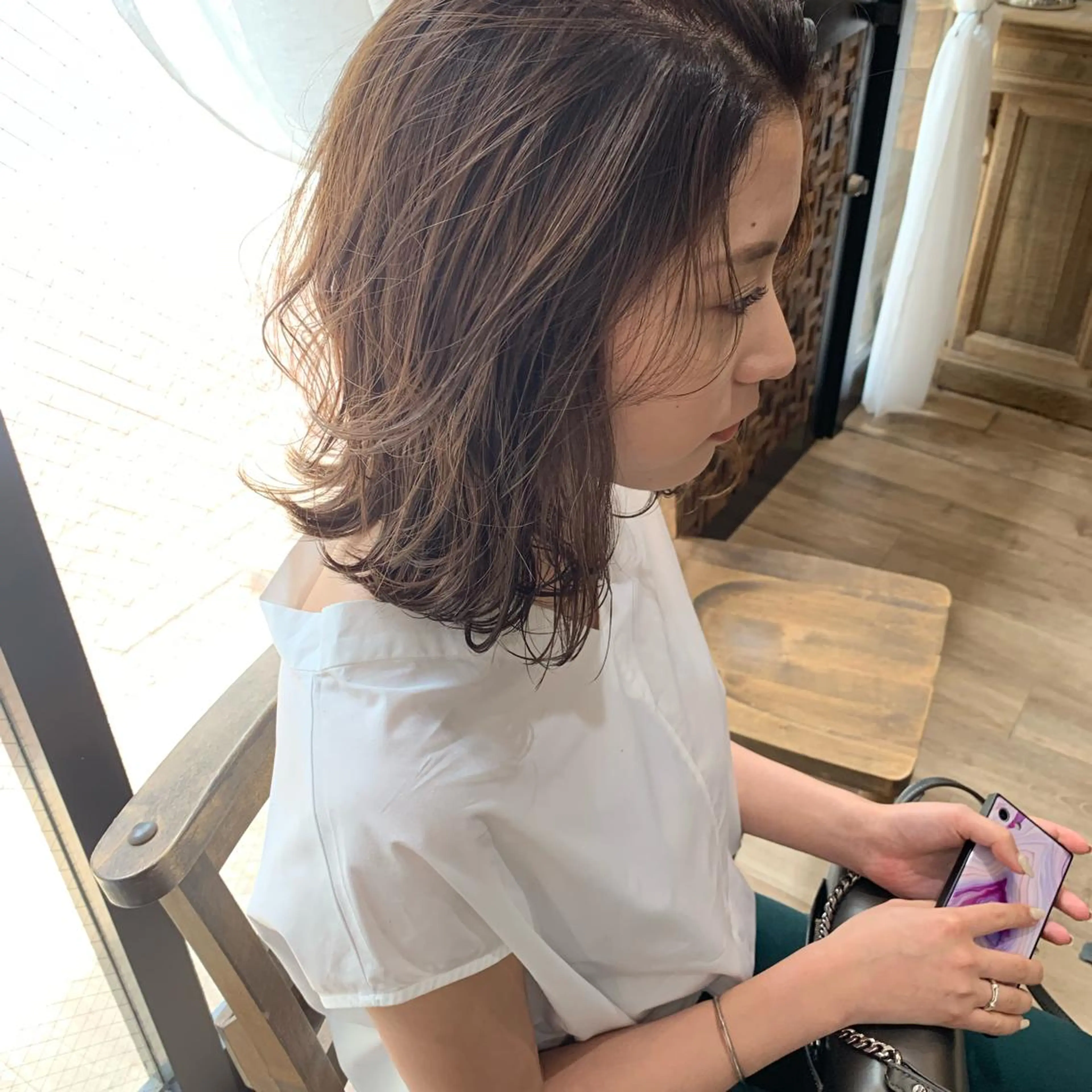 ミディアム アッシュ ヘアカラー トリートメント レイヤー/顔周り /AKARIのヘアスタイル