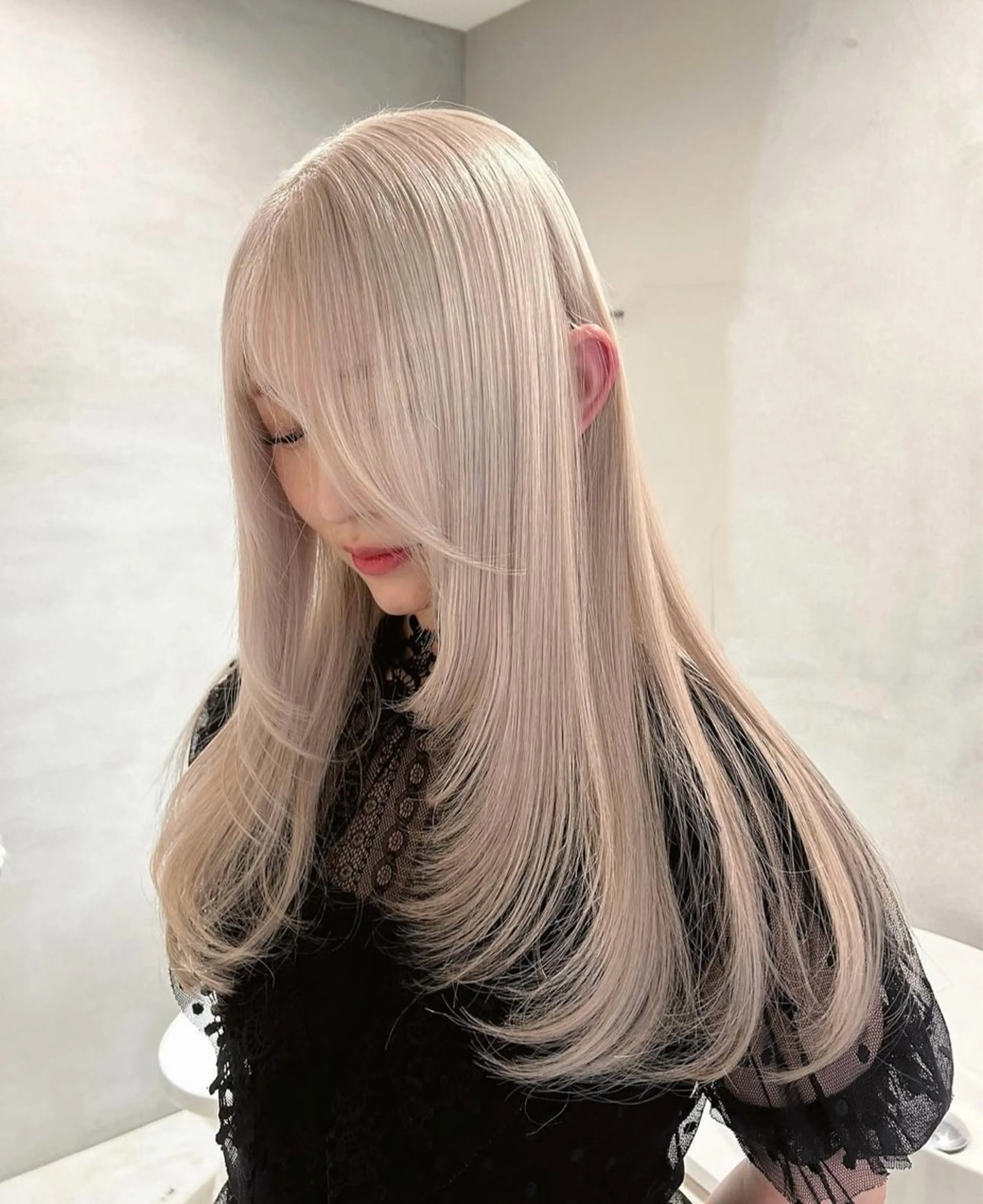 ロング カラー ブリーチ ヘアカラー PELE アネックス梅田茶屋町店所属・PELE ハイトーン RIMUのヘアスタイル