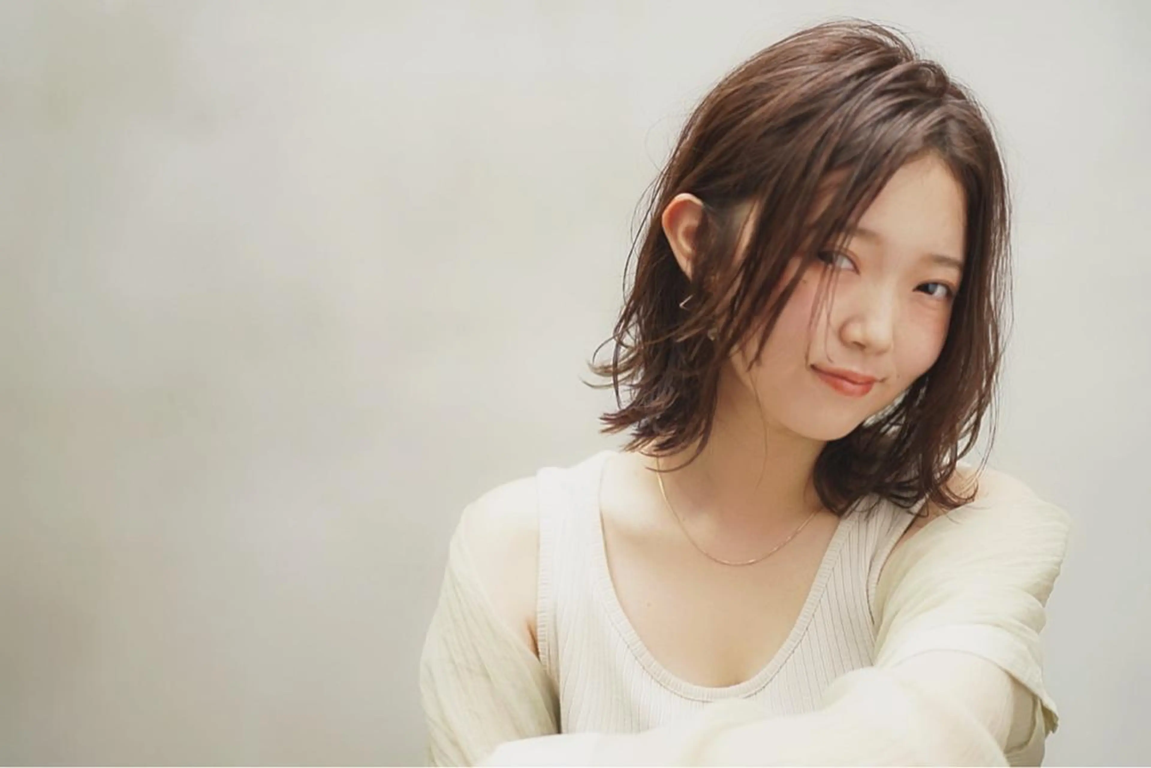 ミディアム 萩原 仁のヘアスタイル