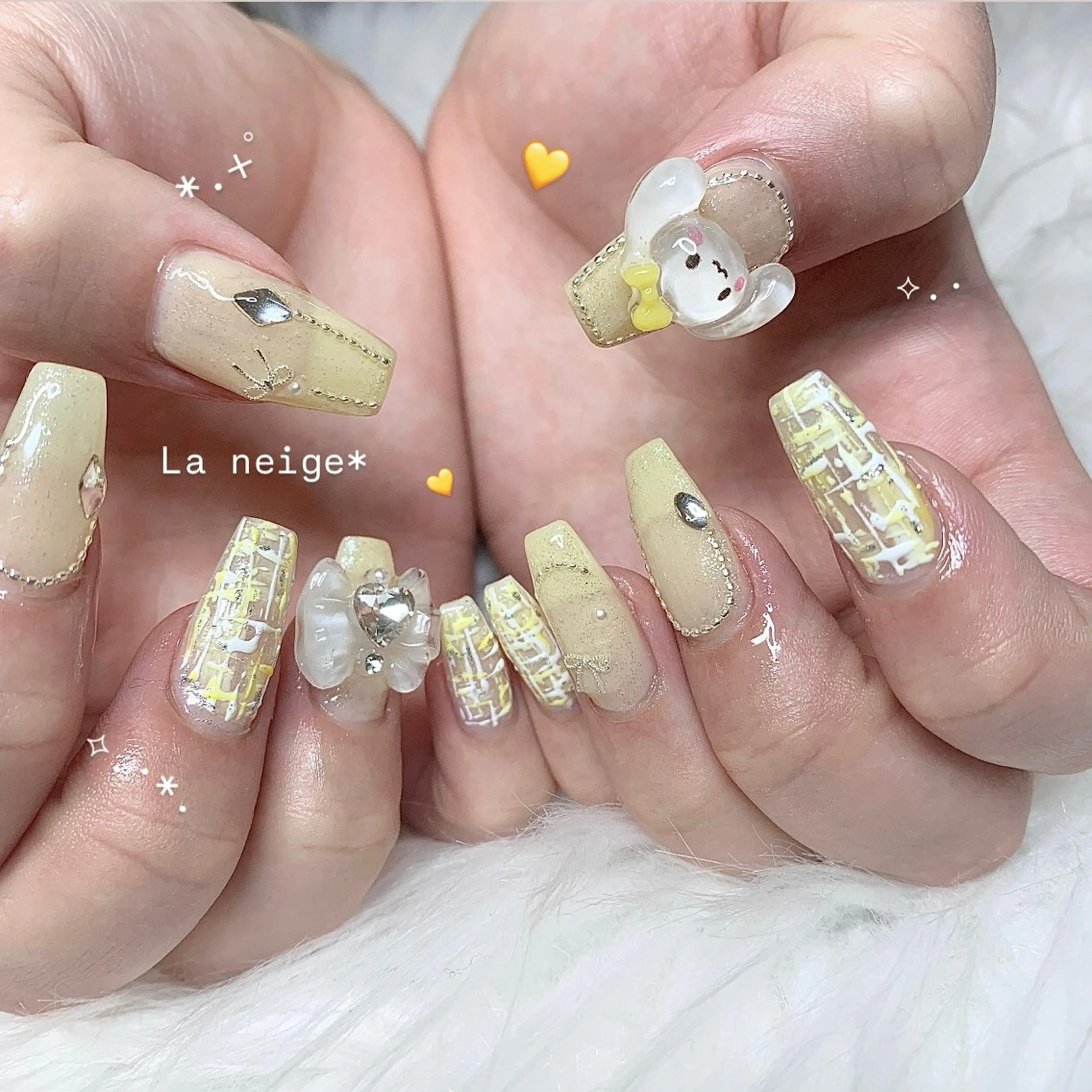 ネイル ハンドネイル La neige* yuki 🥯🍑のネイルデザイン