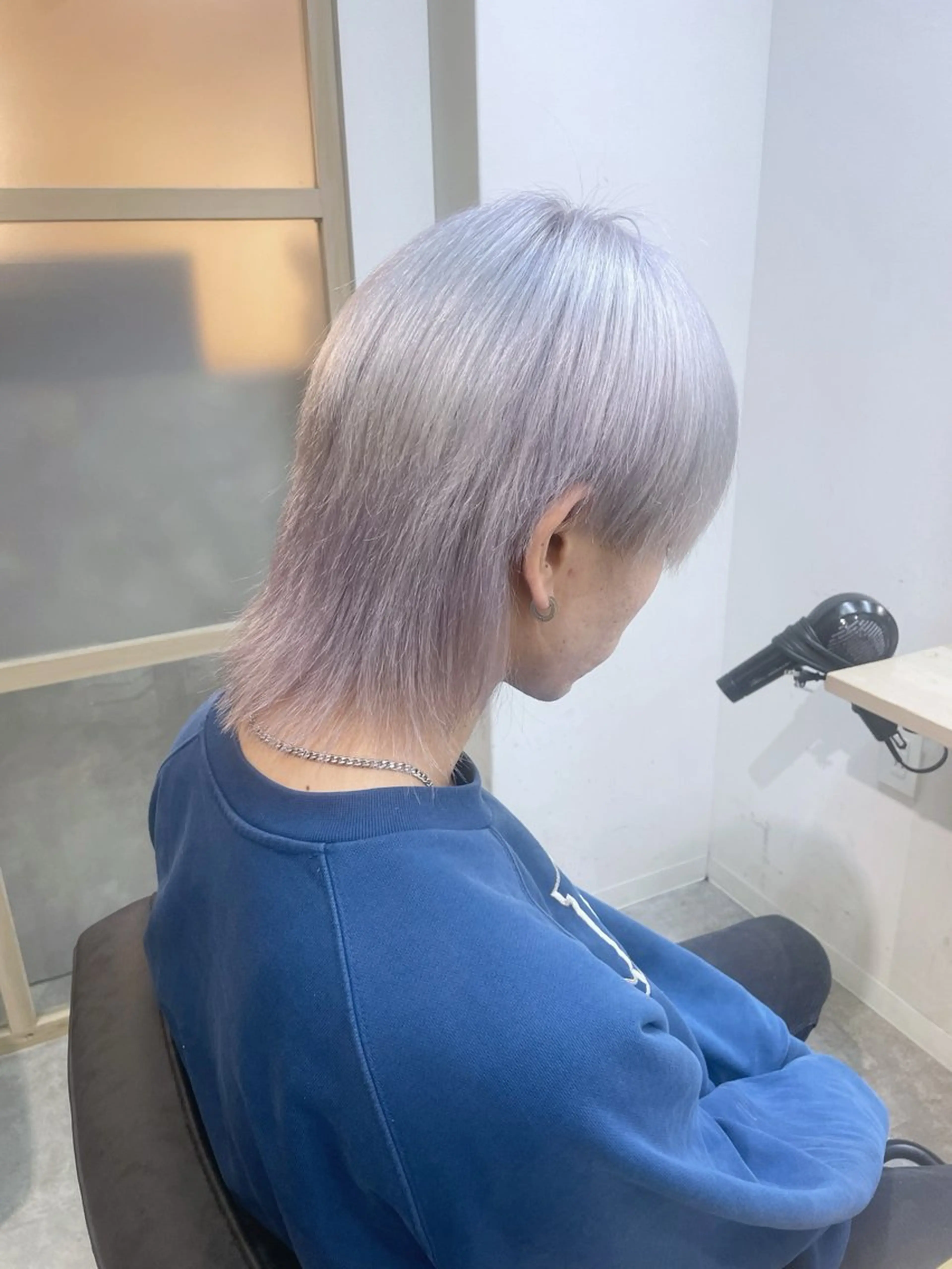 ミディアム カラー メンズ メンズブリーチ メンズウルフカット ブリーチ ウルフカット カット ヘアカラー トリートメント EMANON新宿南口所属・🦄中性ウルフ ☁️Shiori🦄のヘアスタイル
