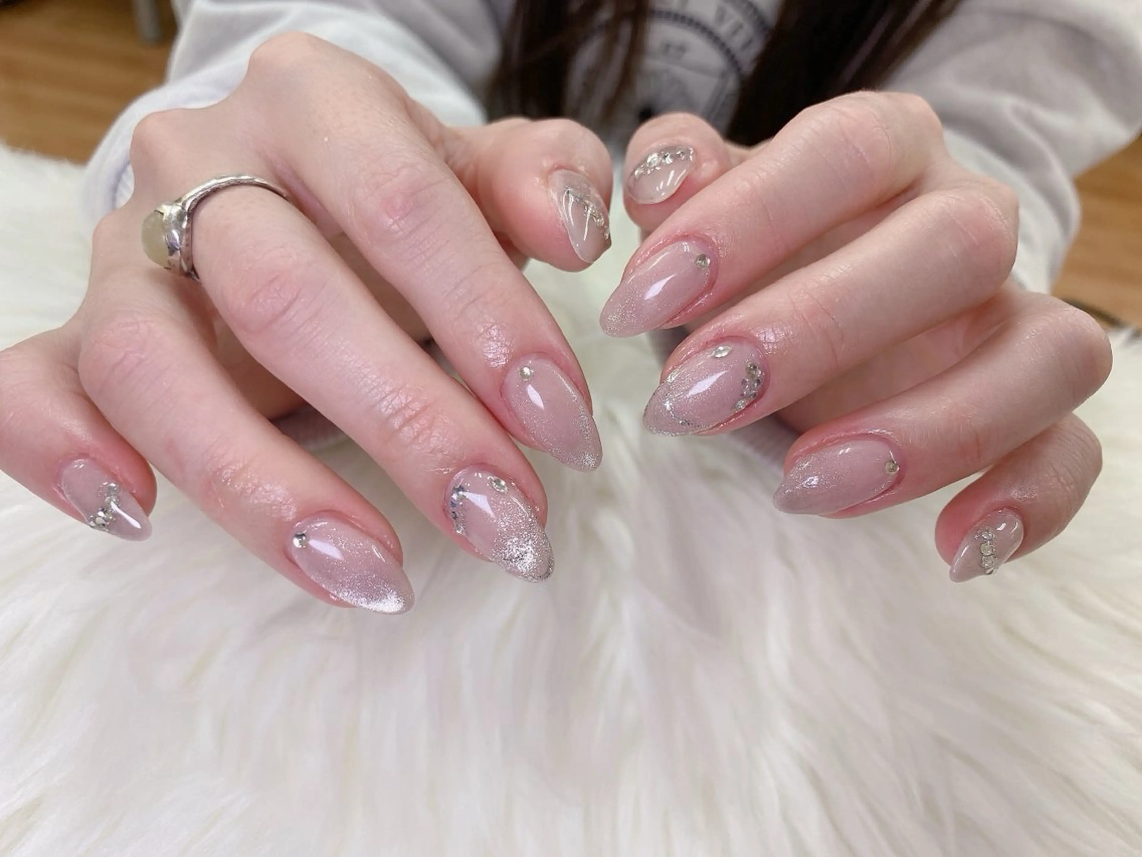 ネイル フレンチネイル グラデーション マグネットネイル ニュアンスネイル オフィスネイル ハンドネイル ハンドケア Hara Nail 【パラジェル使用】のネイルデザイン