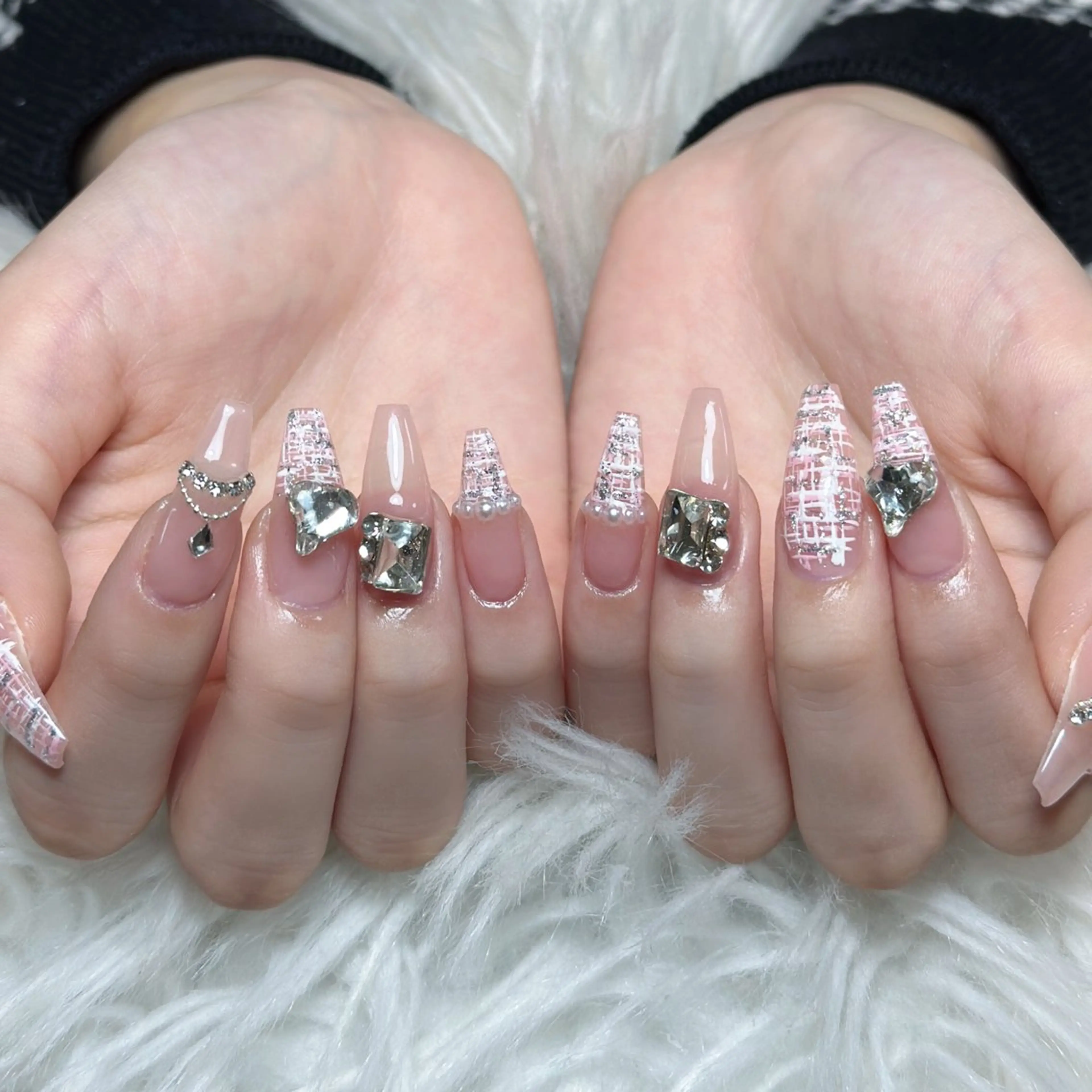 ネイル ボルドー ブラウン チークネイル ドット フットネイル ハンドネイル Julli NailStudioのネイルデザイン
