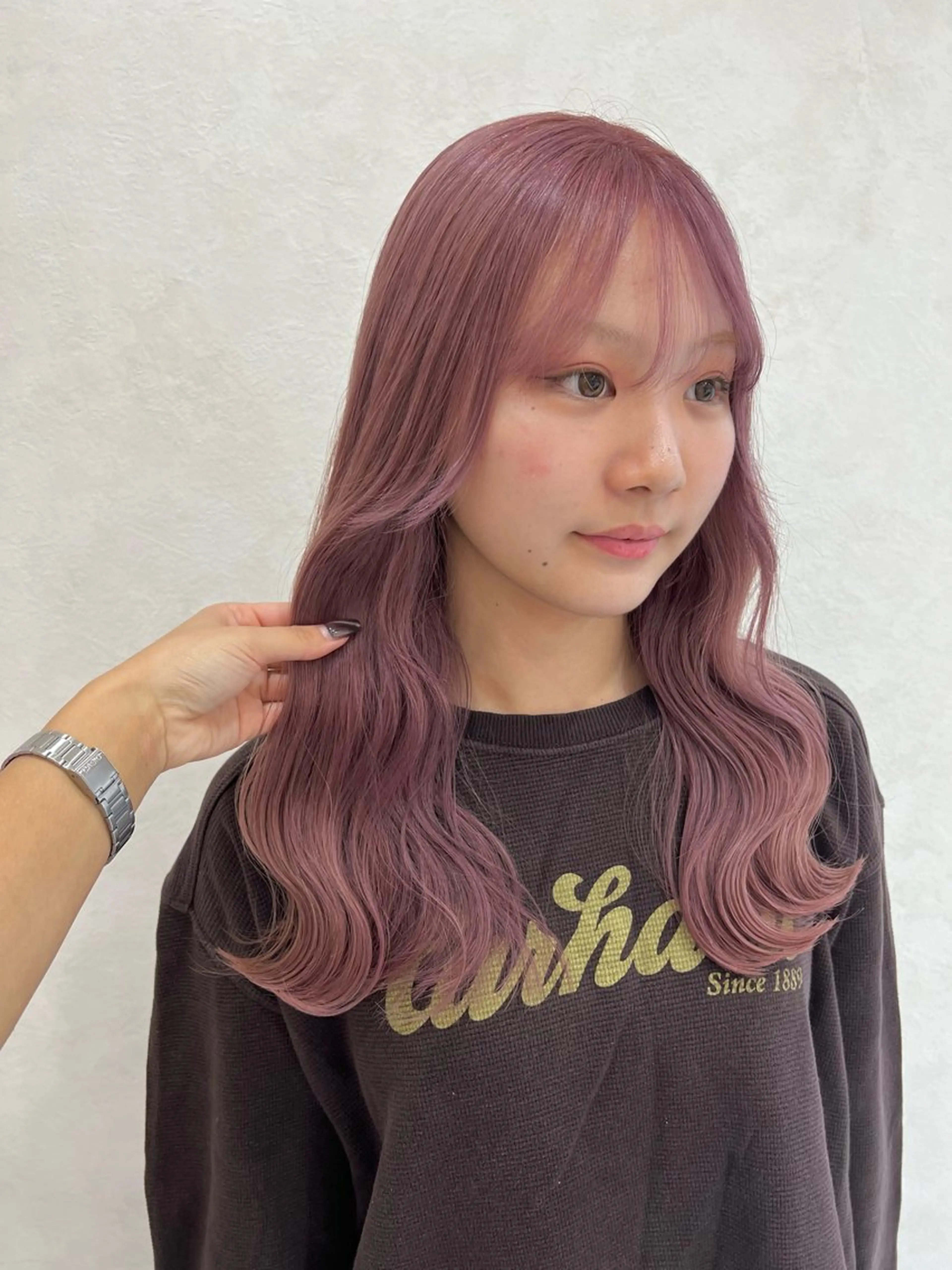 セミロング ヘアカラー 韓国風🫧艶カラー 💟ran💟のヘアスタイル