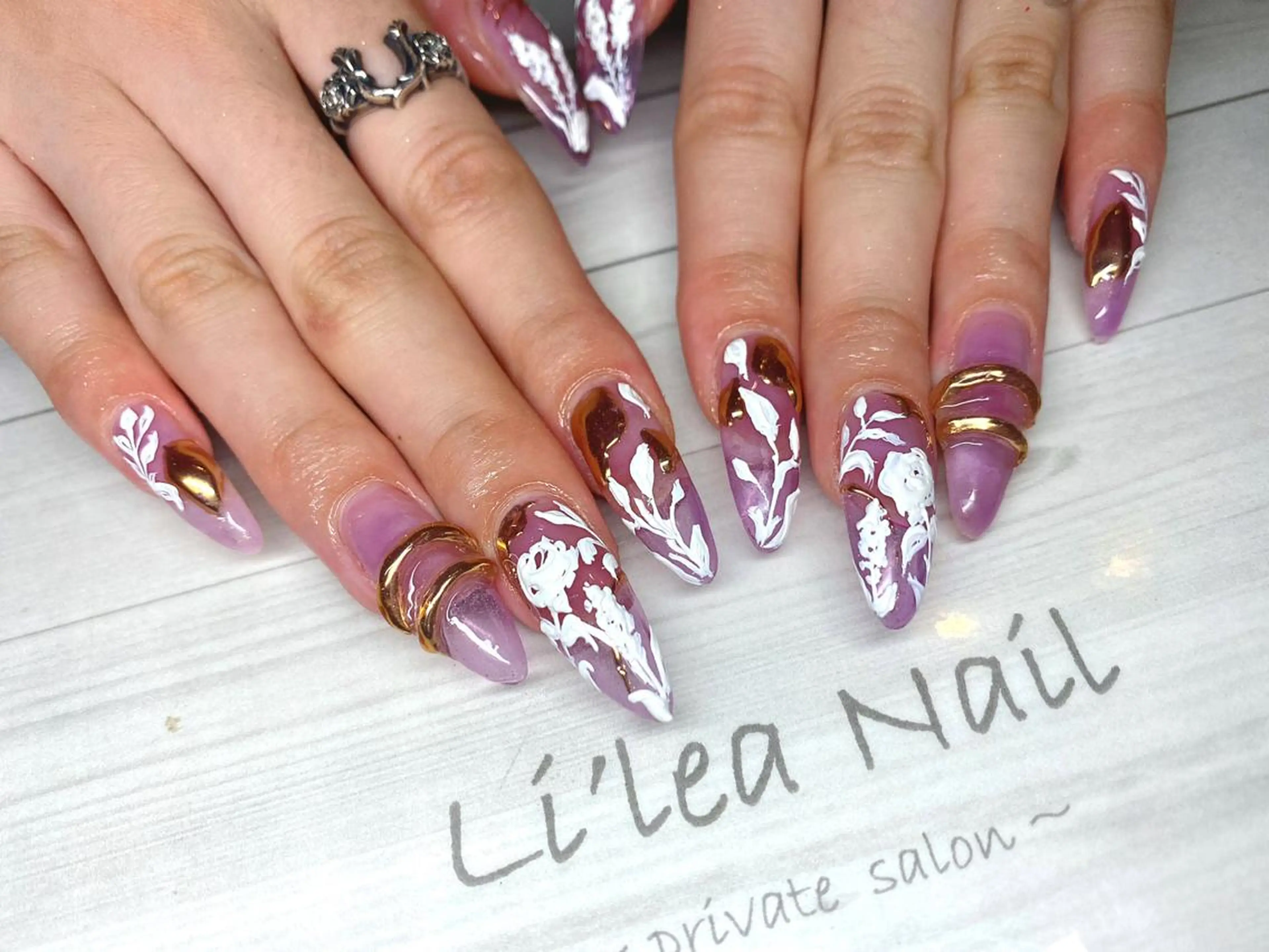 ロング ネイル Li'leaNail AINAのネイルデザイン