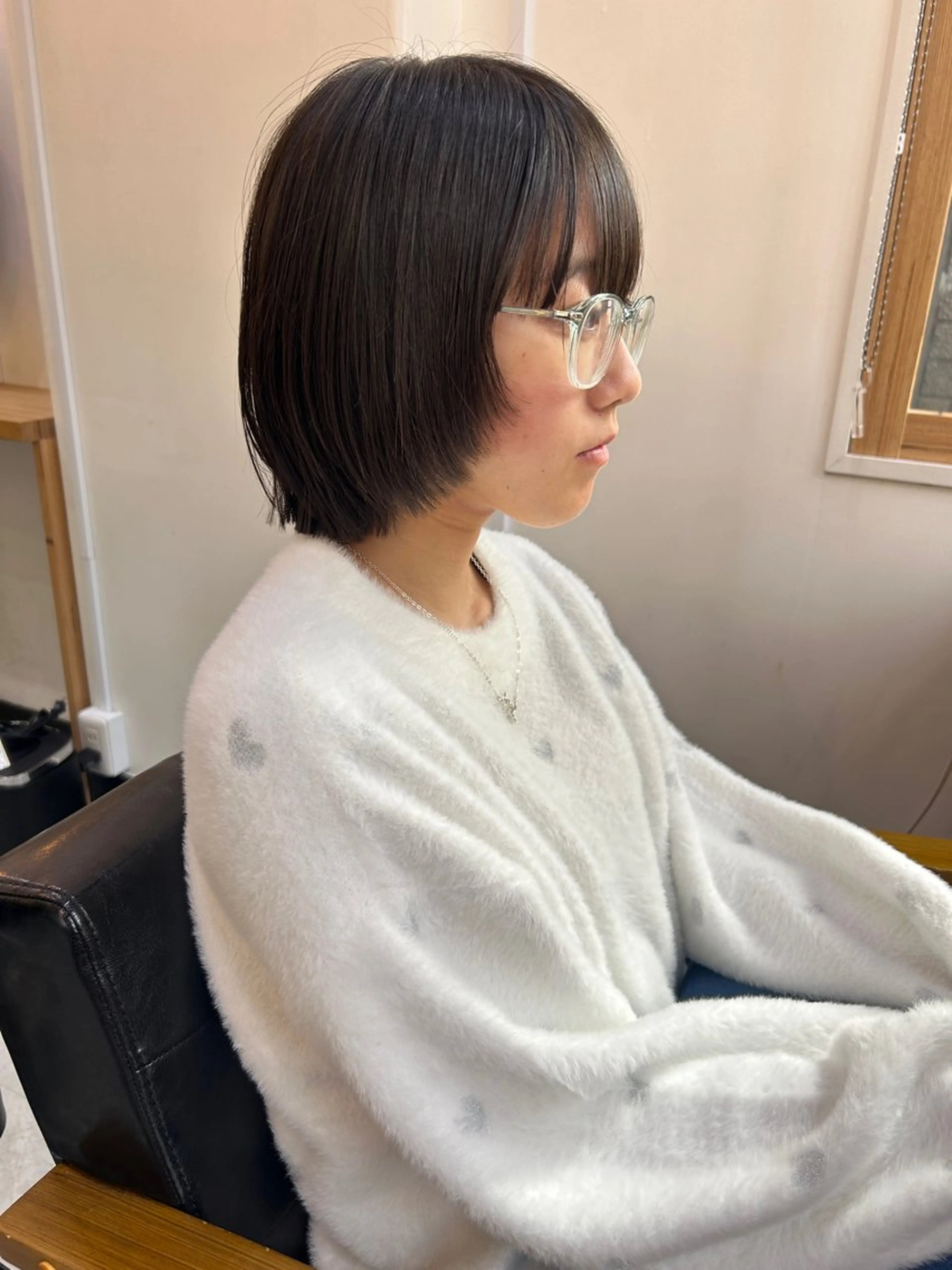 ミディアム カット CARICIA 白木 由里加のヘアスタイル