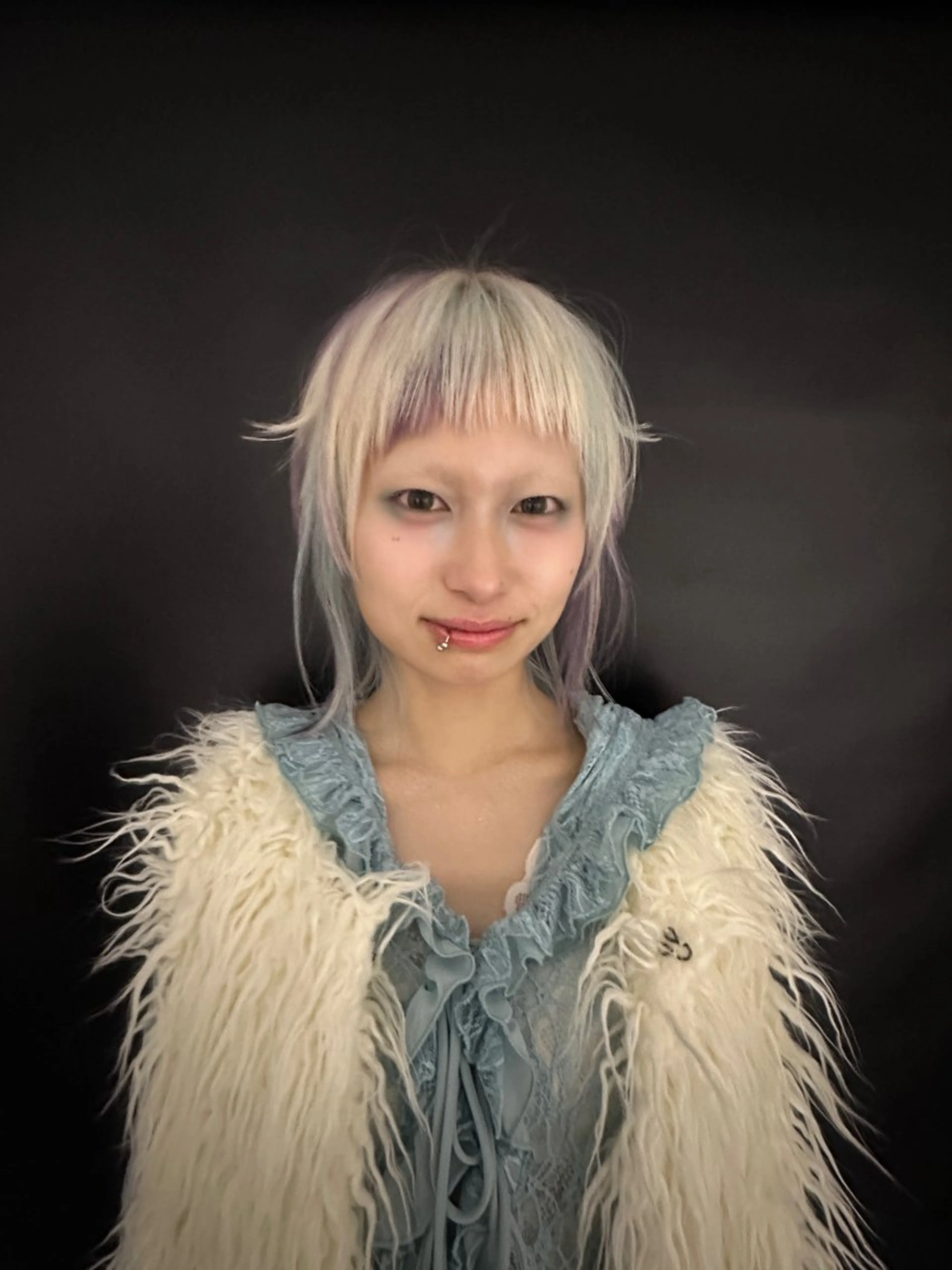 ミディアム ハイトーン🫀 デザイン🪐yumeのヘアスタイル