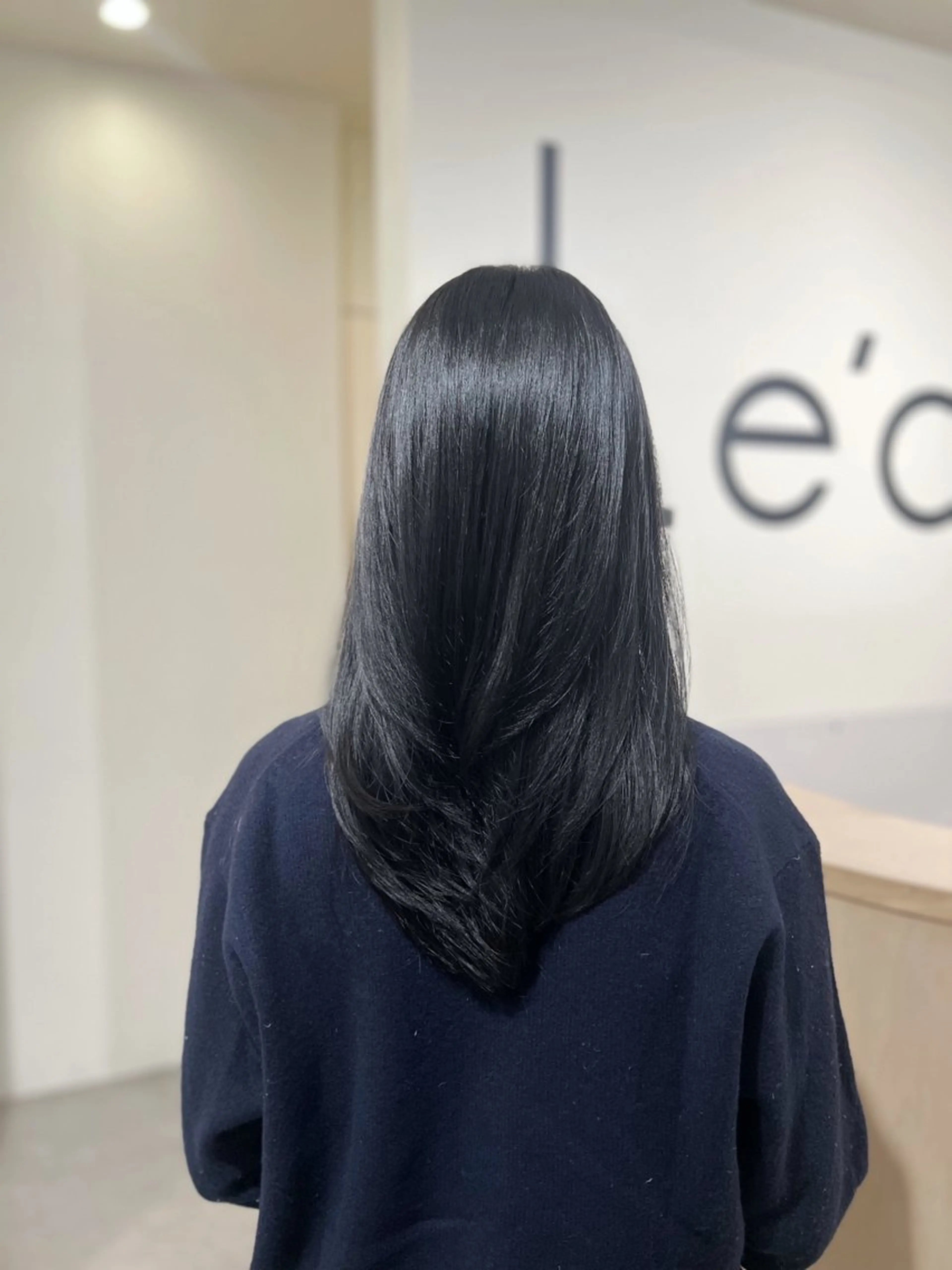 セミロング 韓国風ヘア レイヤーカット 韓国レイヤー|ハッシ ュレイヤー|艶カラーのヘアスタイル