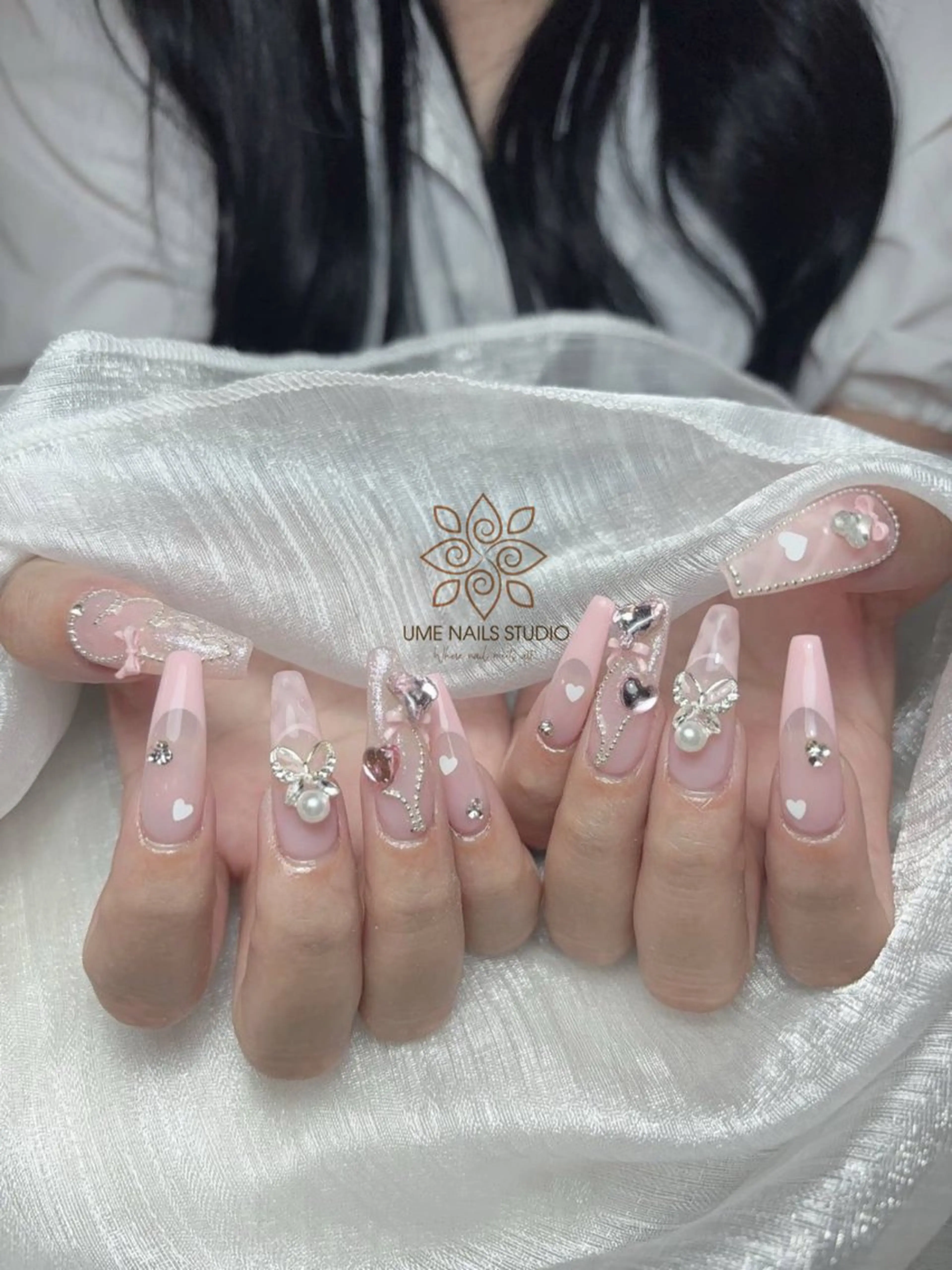 ネイル チークネイル クリアネイル ガーリー キラキラネイル 韓国ネイル ハンドネイル Ume Nail Studioのネイルデザイン
