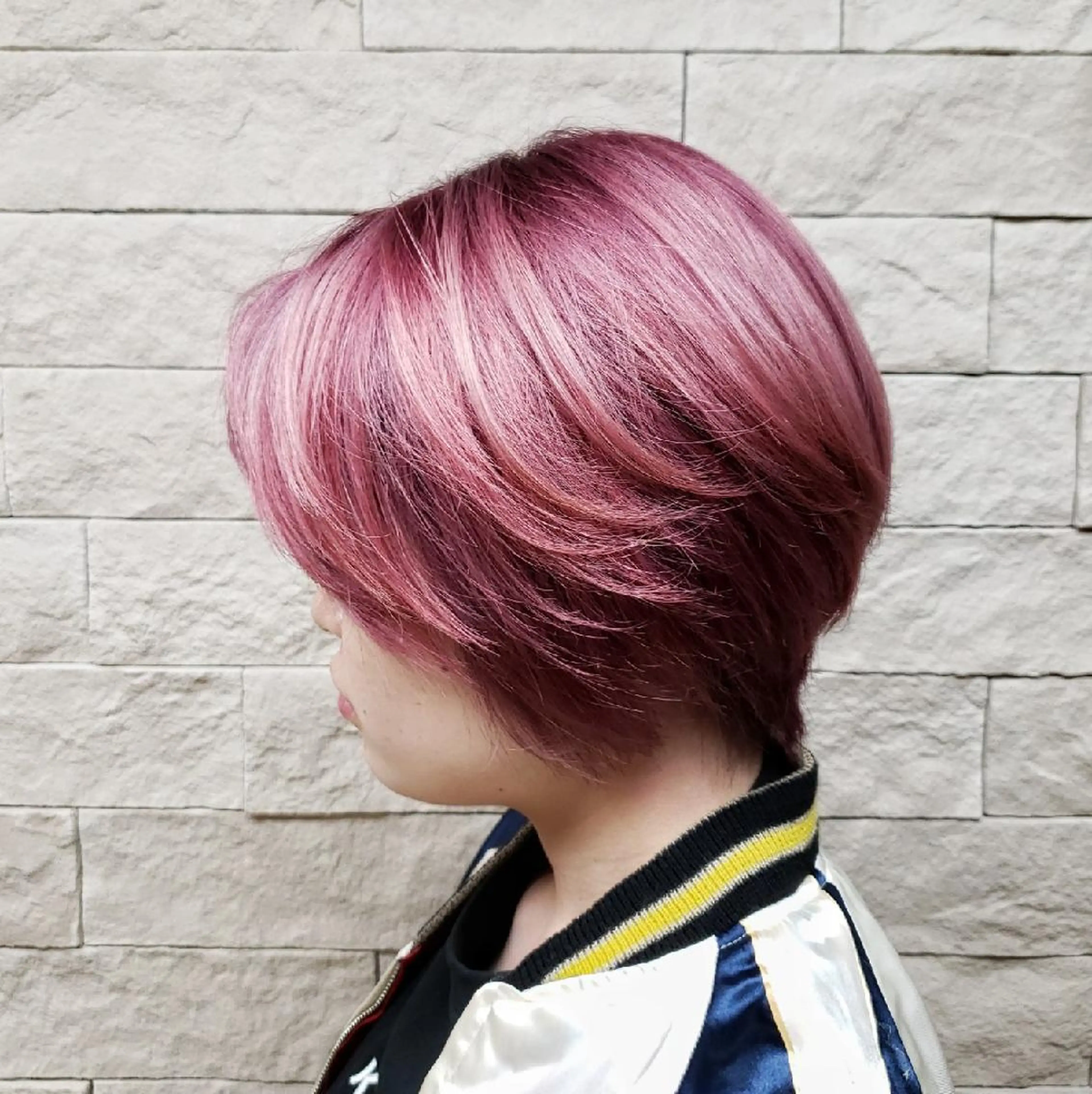 ショート カラー グラデーションカラー ピンクカラー 艶髪✨ハイトーン ✨ホワイト✨北宗一郎のヘアスタイル