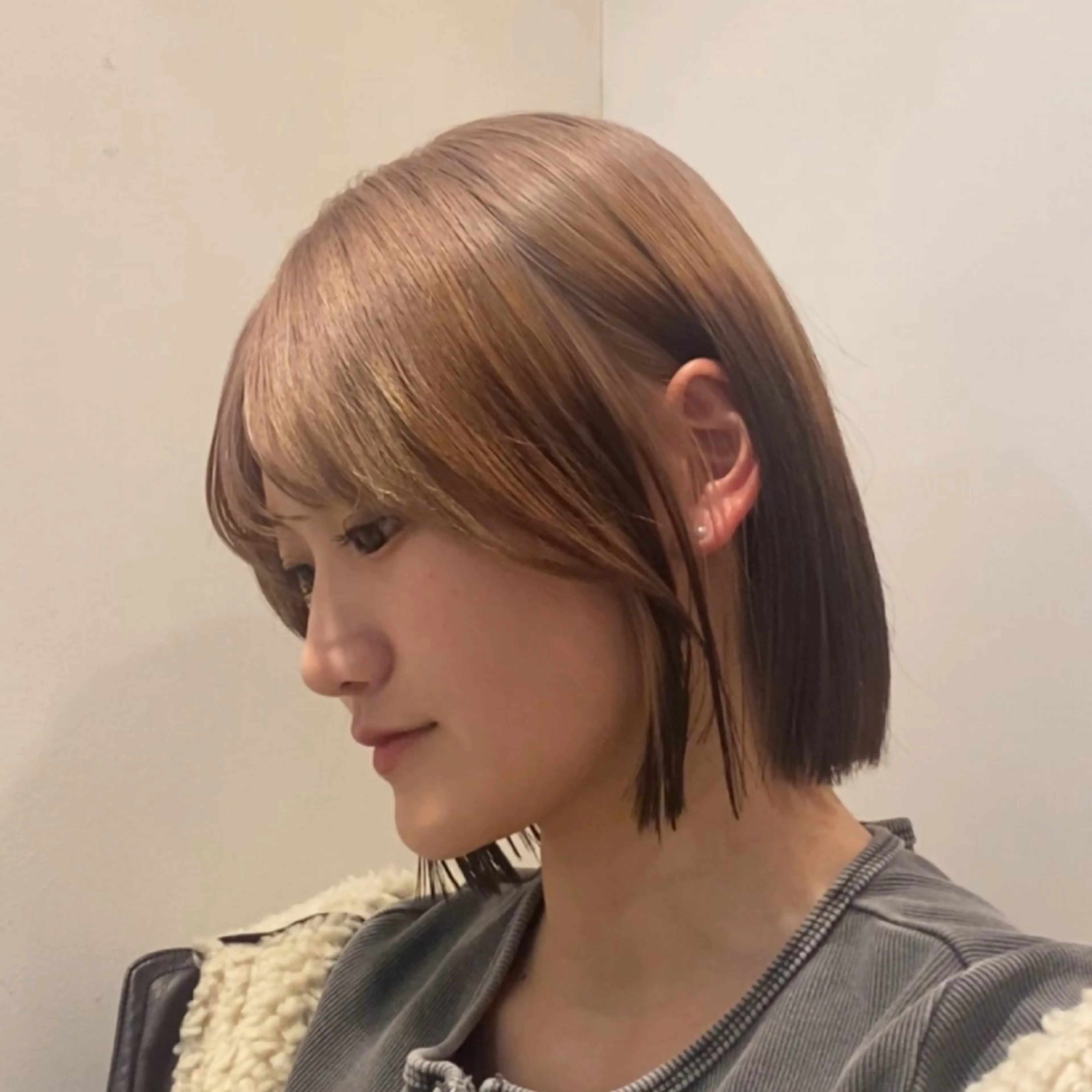 ロング カラー ブリーチ ヘアカラー トリートメント hair salon 束sok所属・ナホ/ハイトーン/ ショートカットモデルのヘアスタイル