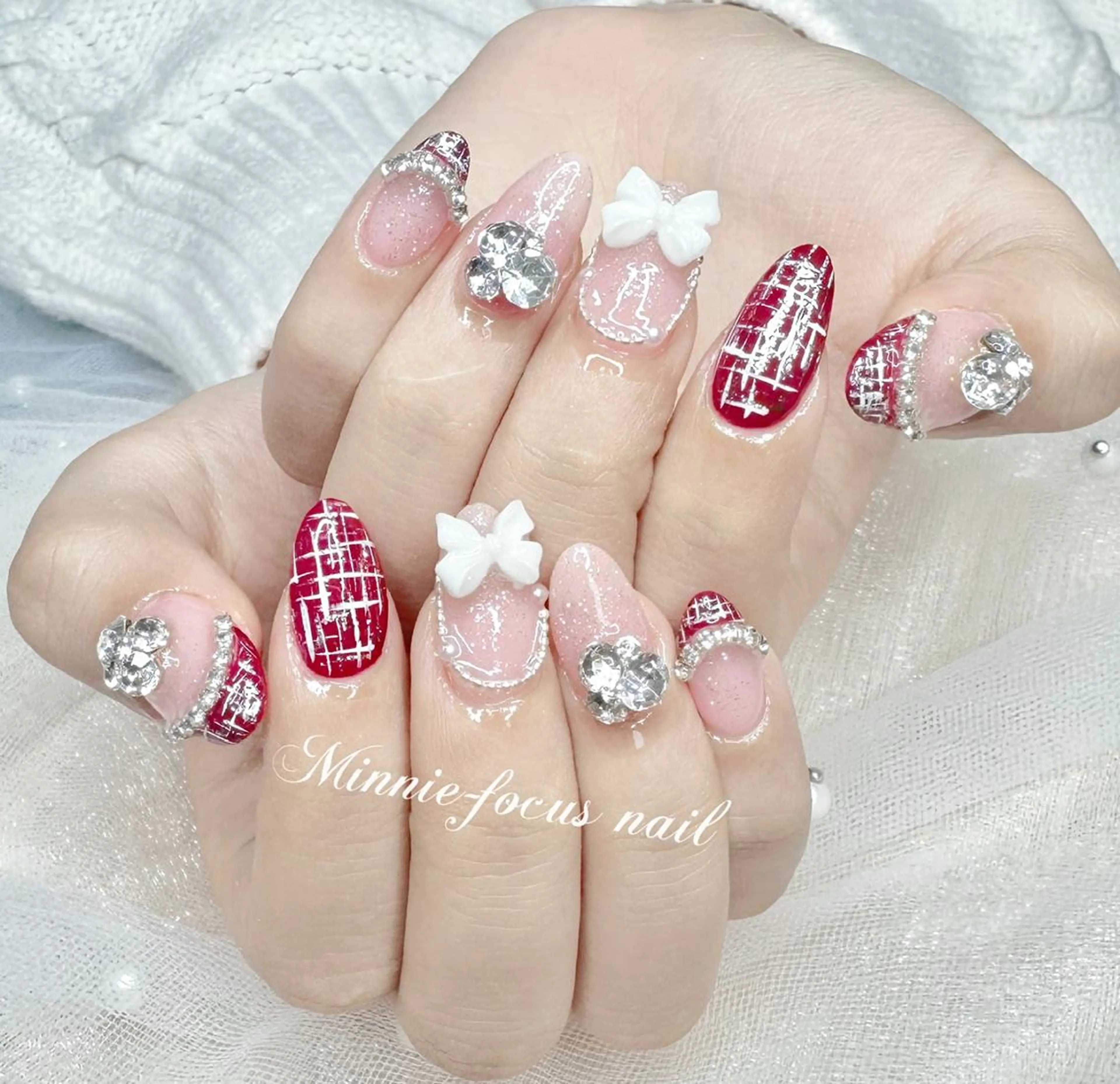 ネイル ゴージャス キラキラネイル 韓国ネイル 持ち込み ツイードネイル ハンドネイル 🧸Lydia nail✨のネイルデザイン