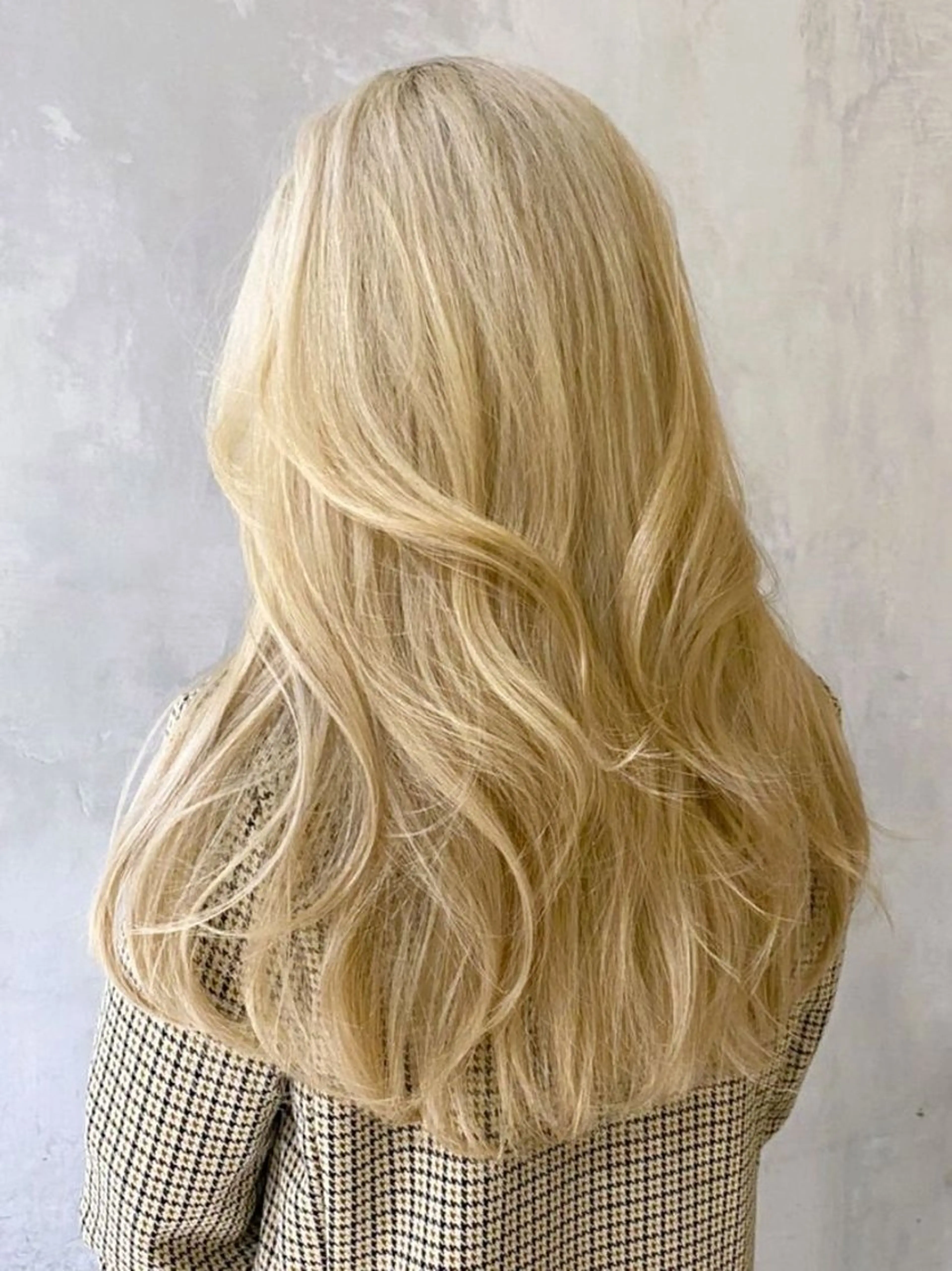 ミディアム カラー ブリーチ 【いっせい】ブリーチ 無しＷカラー×カットのヘアスタイル