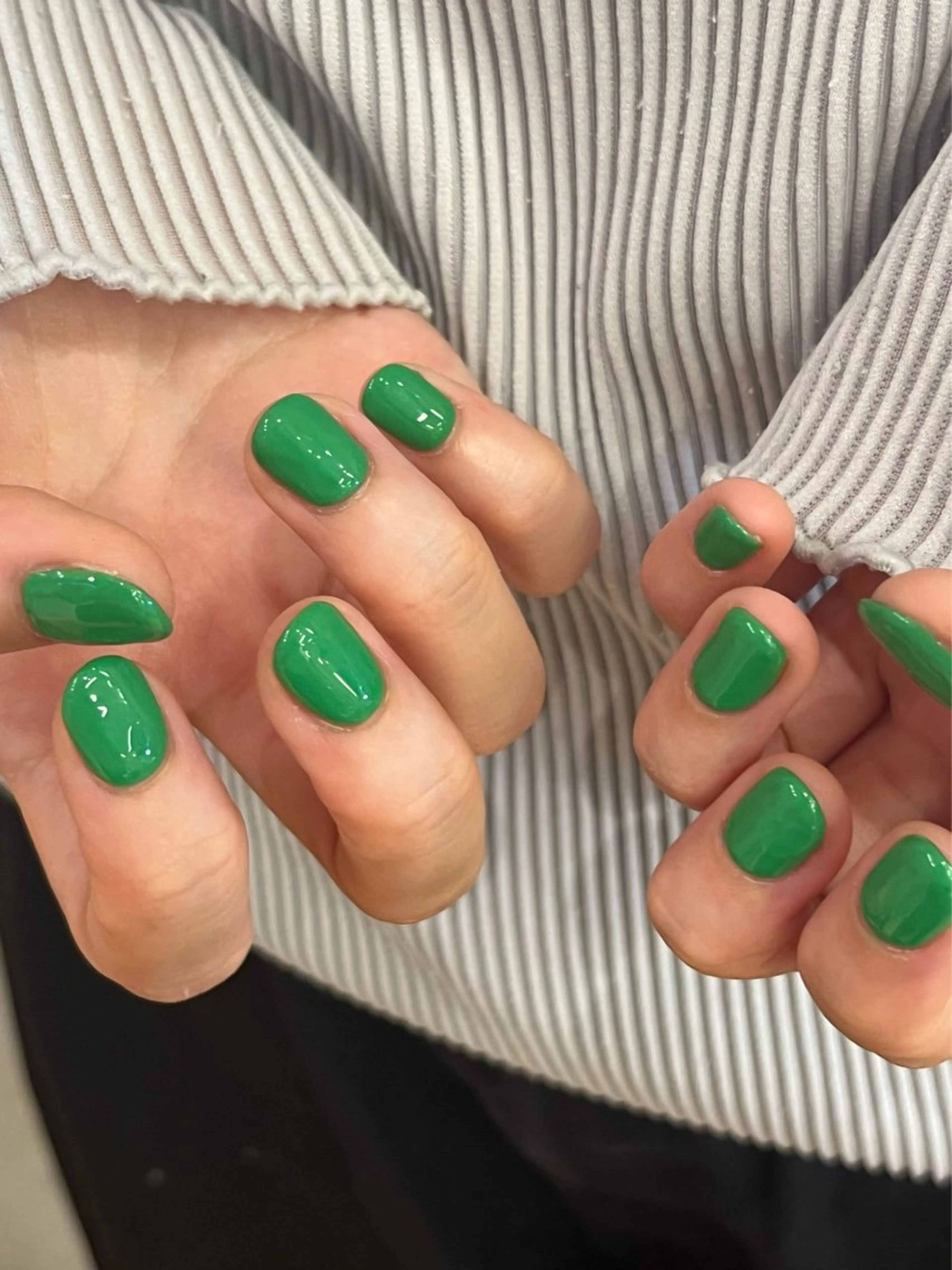 ネイル ジェルネイル ワンカラーネイル pu+on. nailworks所属・fuyumi / ニュアンスネイルのネイルデザイン