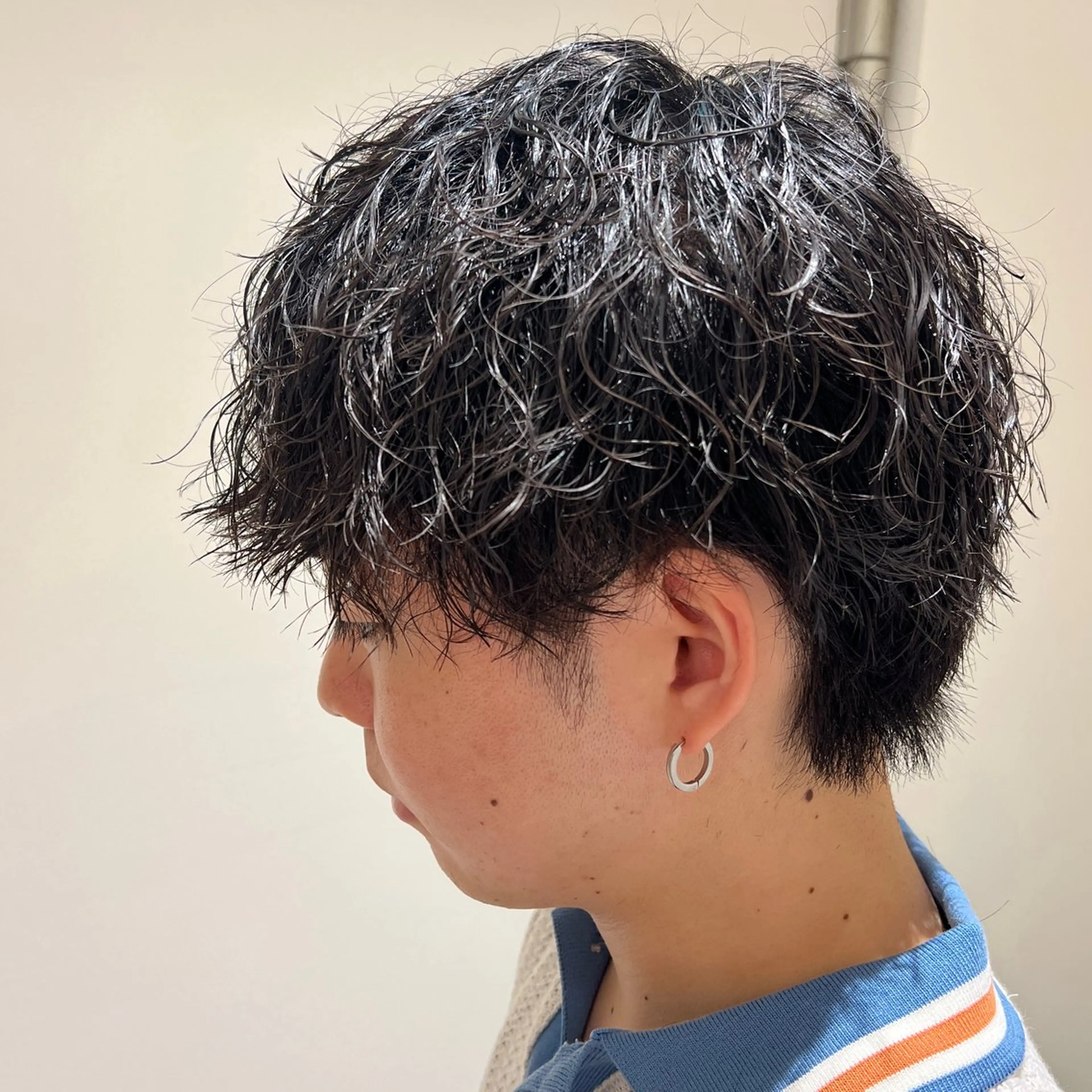 ショート パーマ メンズ マッシュ メンズパーマ 波巻きパーマ カット パーマ 岸本 桂輝のヘアスタイル