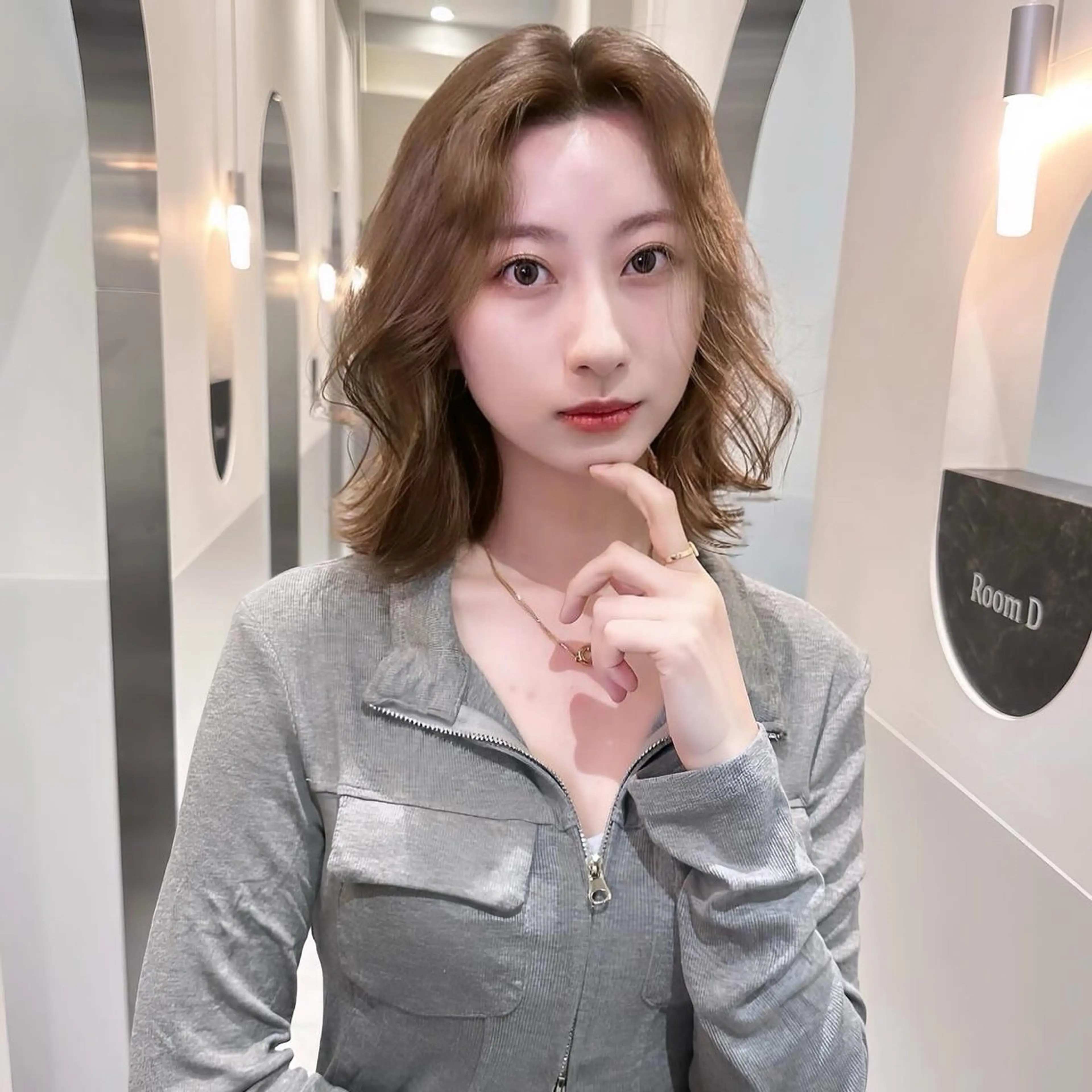 ミディアム ヘアカラー トリートメント ヘアセット IVE所属・ブリーチなし🤍 渋谷／原島杏奈のヘアスタイル