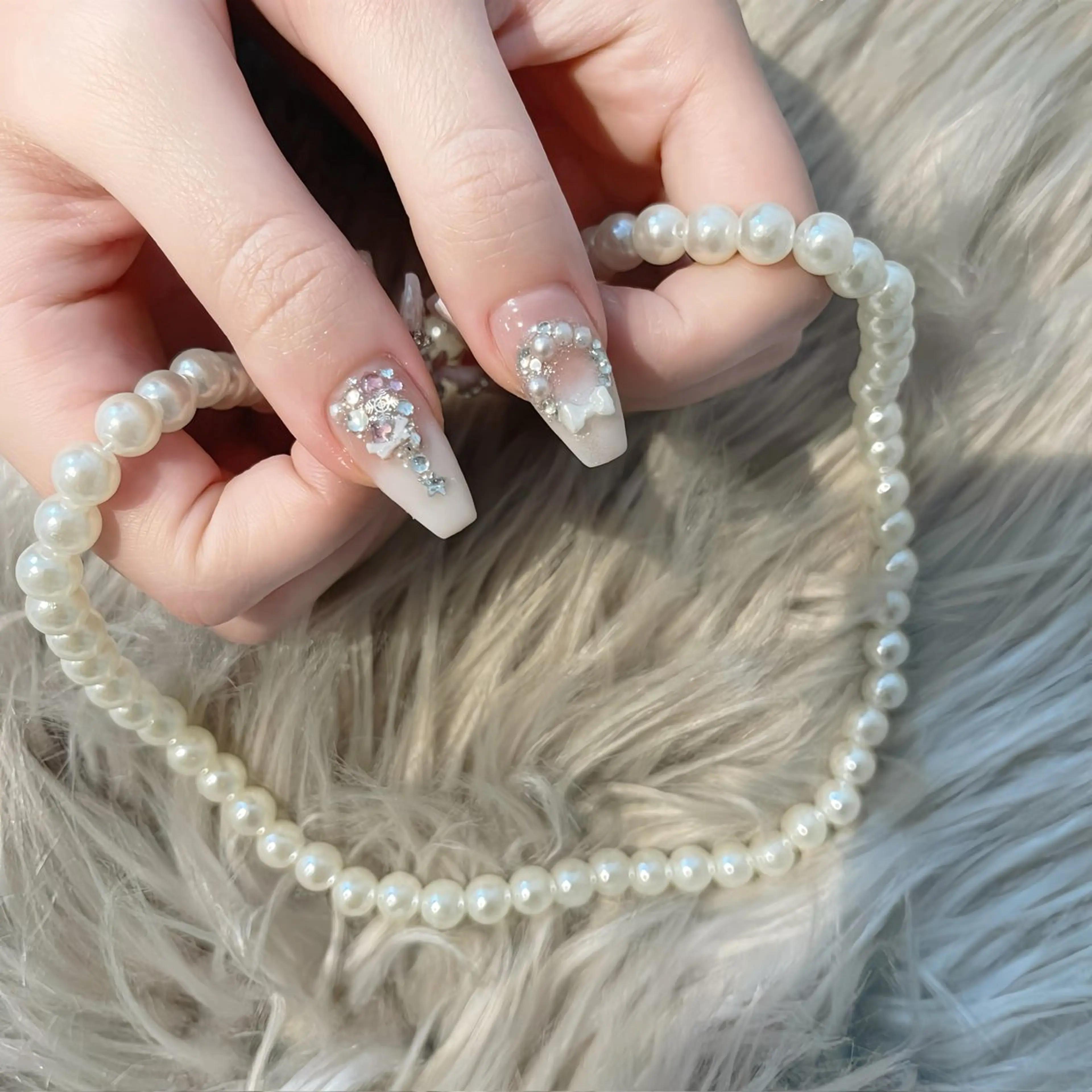 ネイル crystal ___nail所属・Au Thuc trinhのネイルデザイン