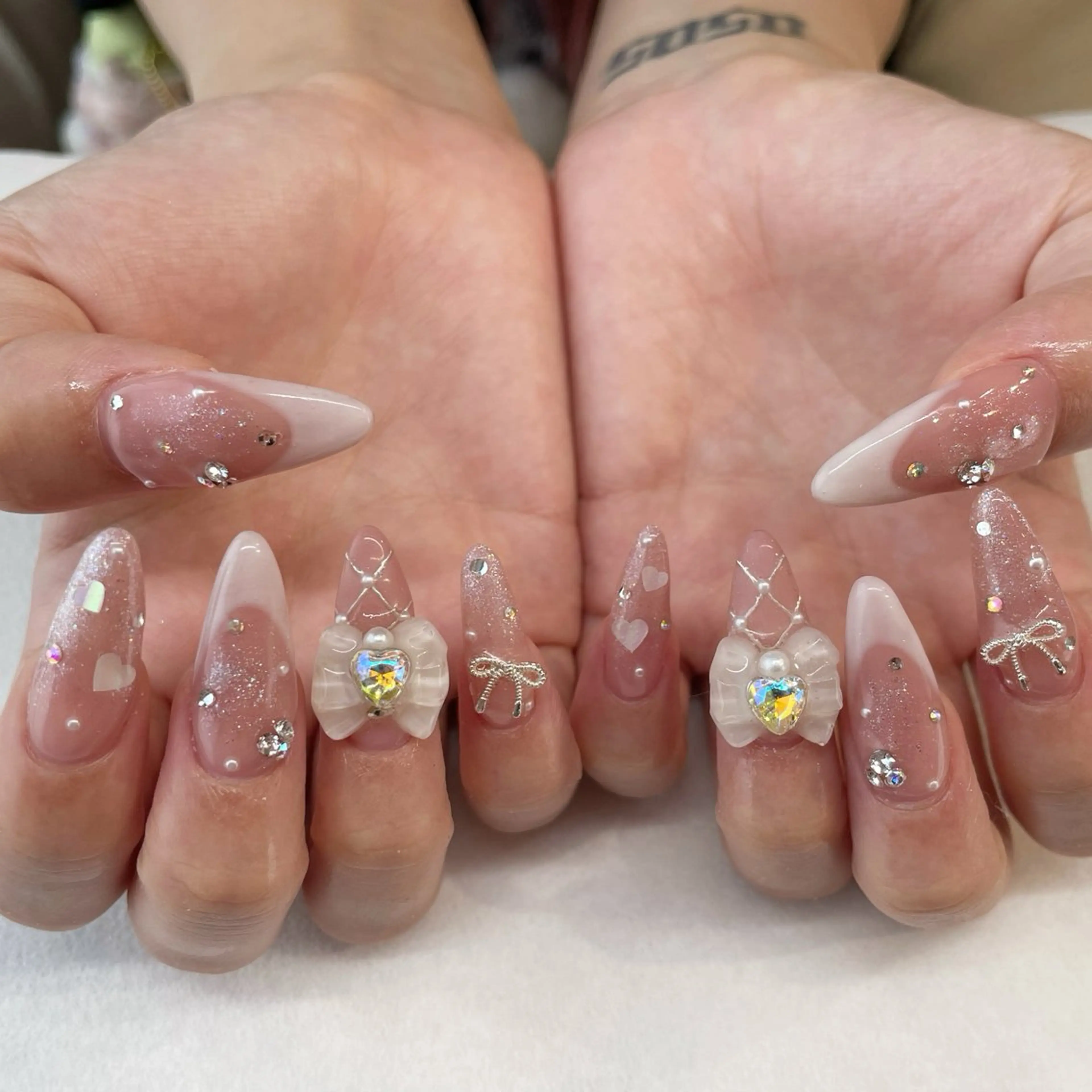 ネイル ハンドネイル 💎🐰 saki. m 🐰💎のネイルデザイン