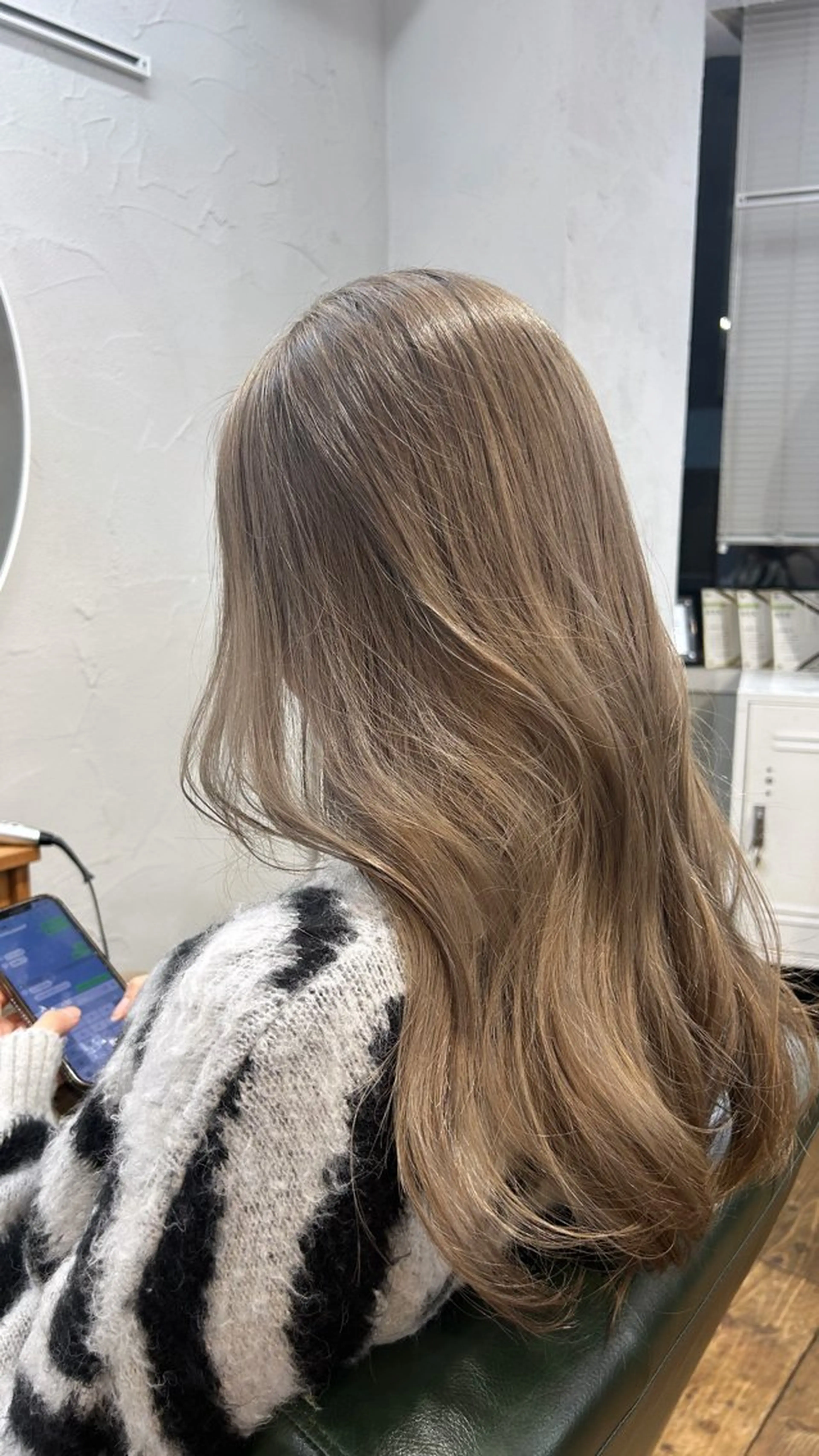 ロング カット ヘアカラー トリートメント 透明感ヘアカラー chiharuのヘアスタイル