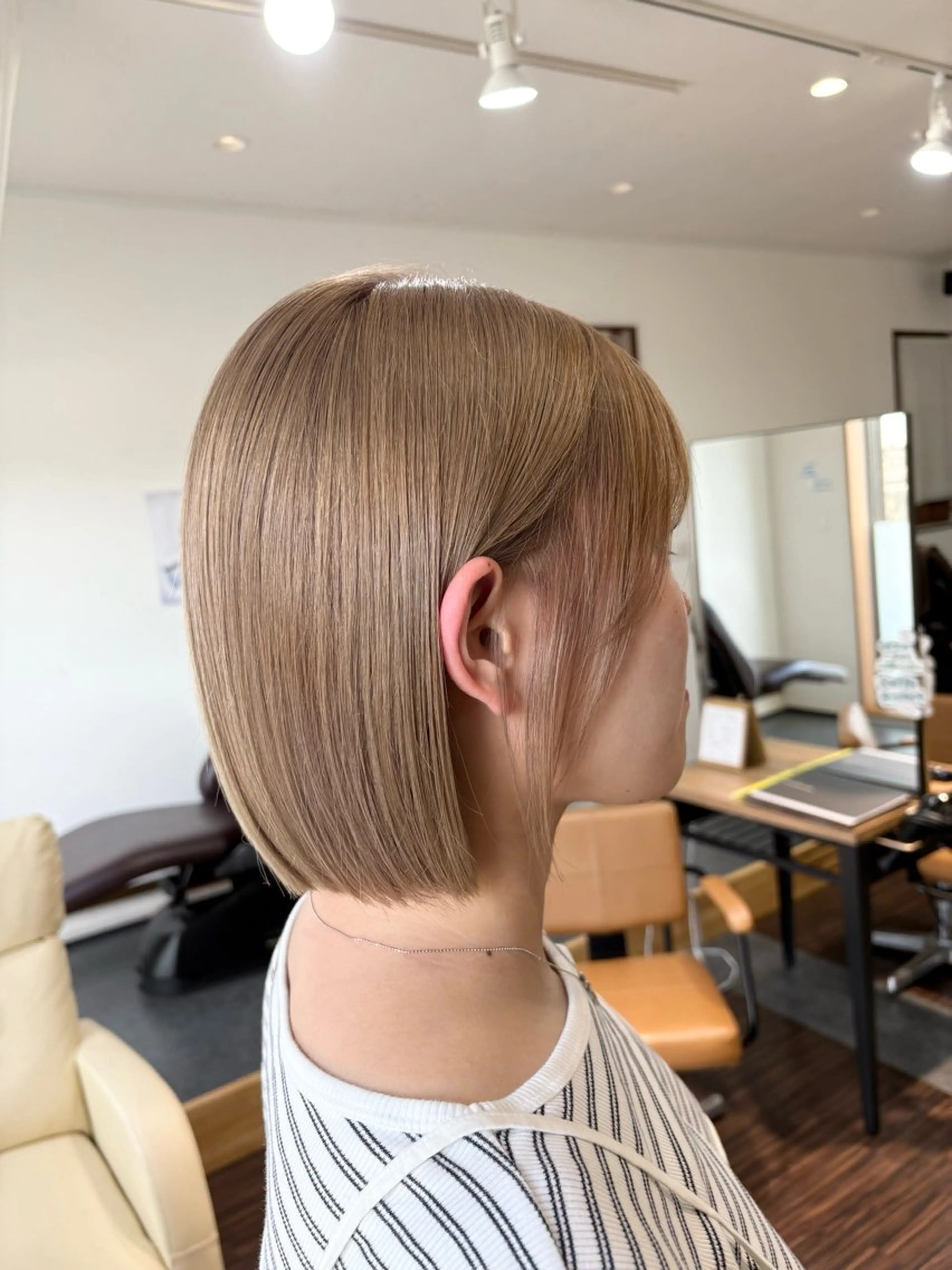 ダブルカラー（ケアブリーチ込み）※集中ケアトリートメント付の写真
