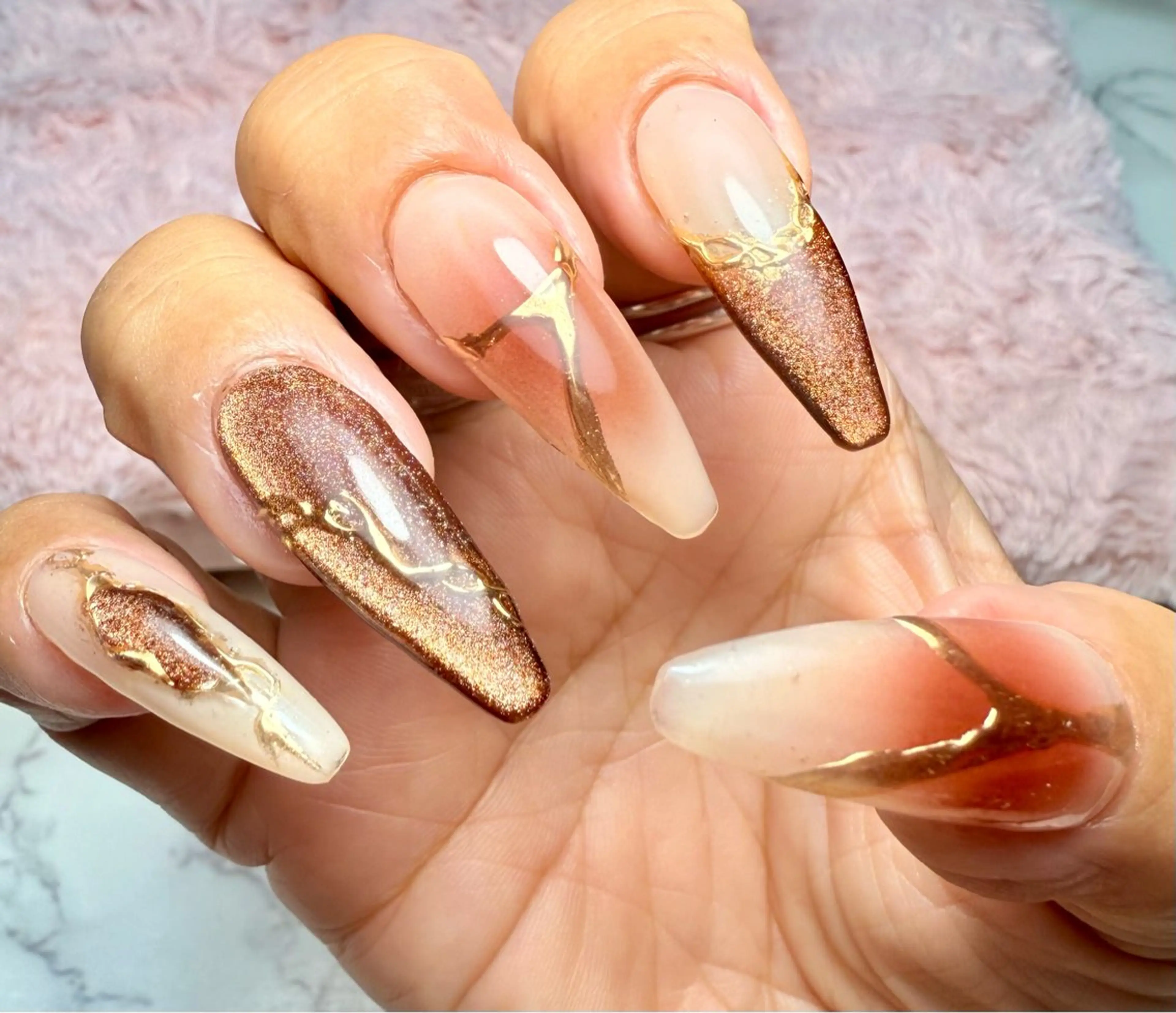 ネイル アートネイル チークネイル フラッシュネイル フラッシュマグ フレンチネイル M.N_ nailのネイルデザイン