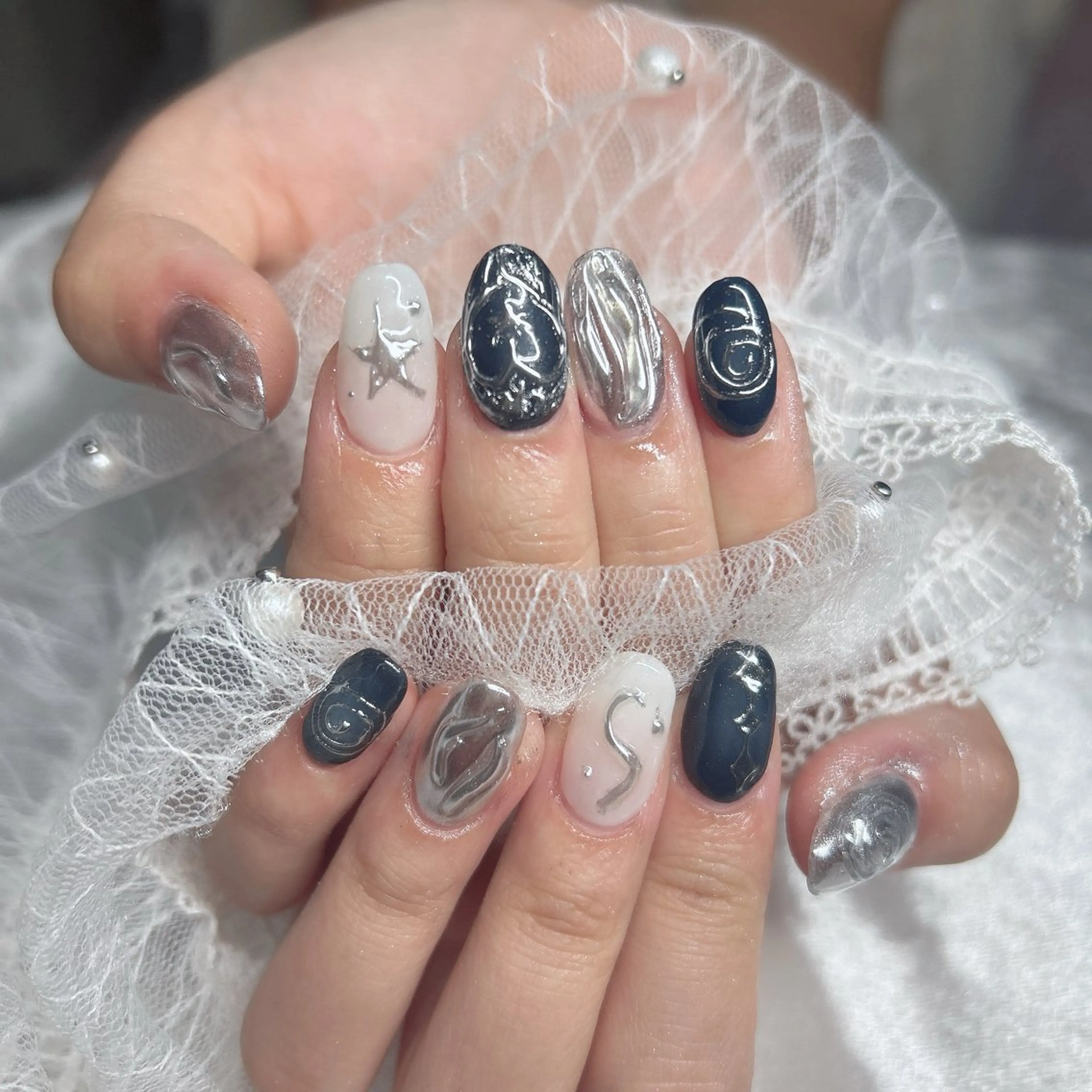 ネイル 韓国ネイル ミラーネイル ネイビー ハンドネイル Bestnail所属・Best Nail Yu🎀🫧のネイルデザイン