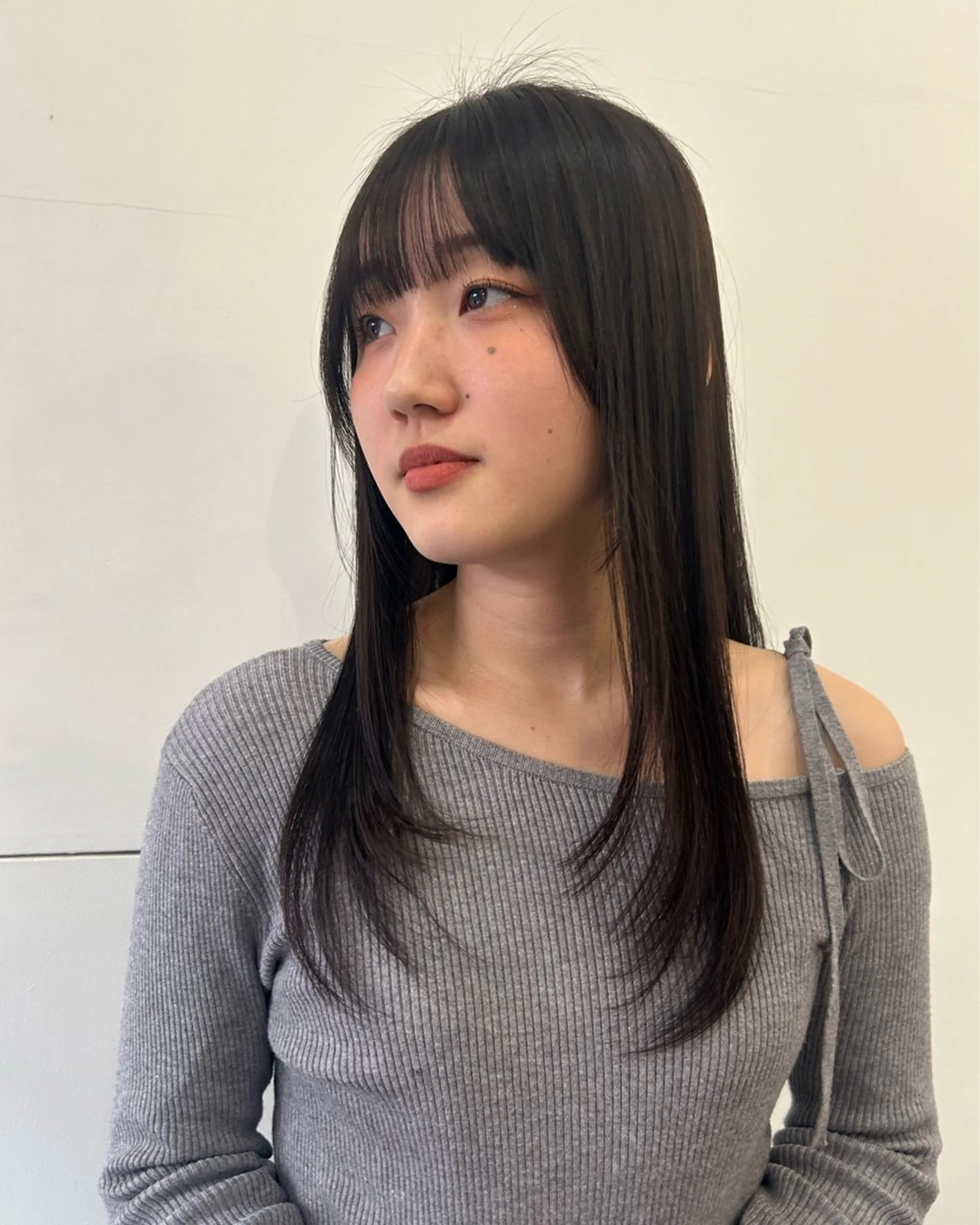 ロング カラー COMEG HEAD 上乃裏所属・宮前 芽衣のヘアスタイル