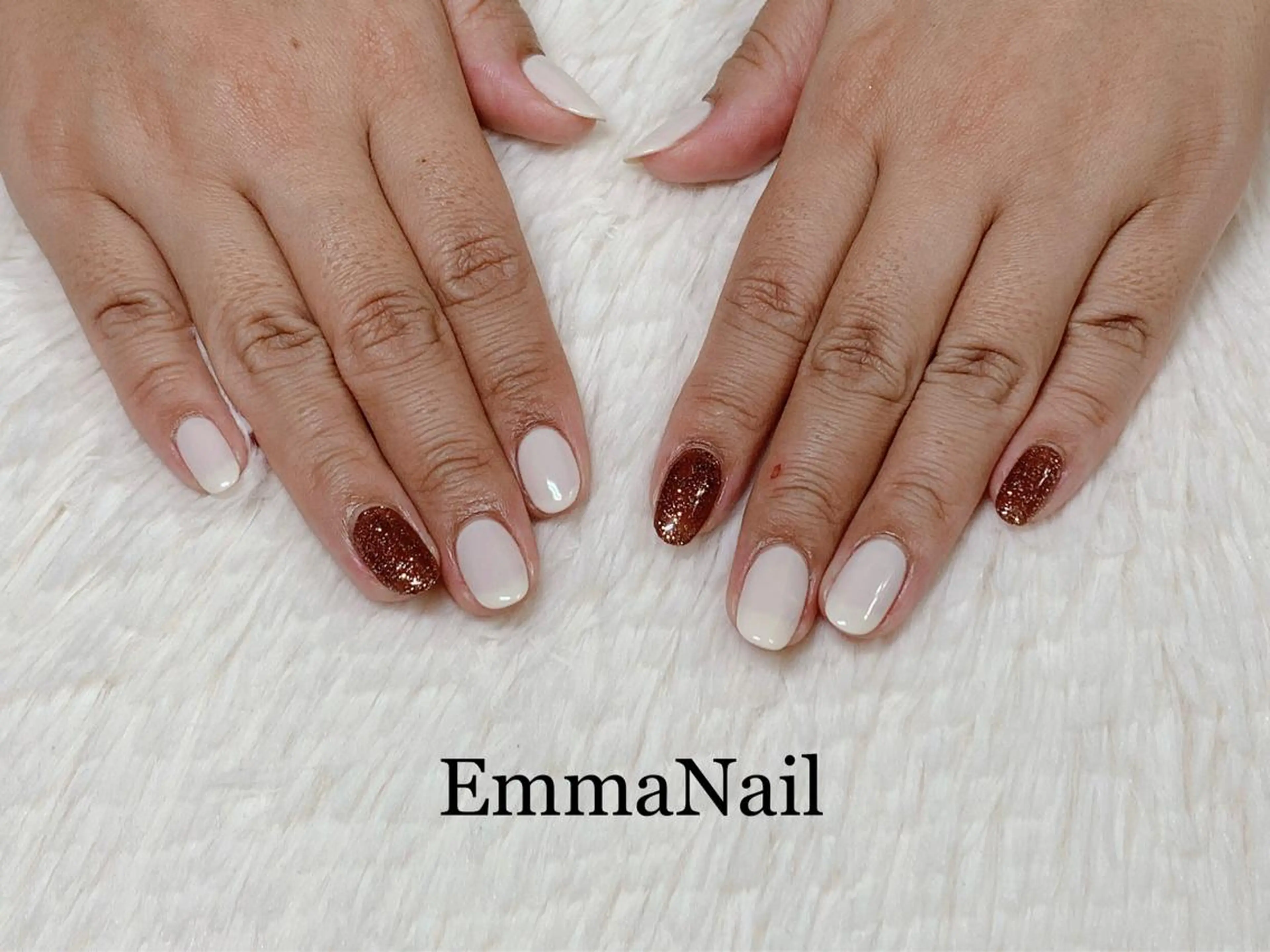 ネイル ブラウン ジェルネイル ラメ(グリッター) ワンカラーネイル ハンドネイル salon EM&A emiのネイルデザイン